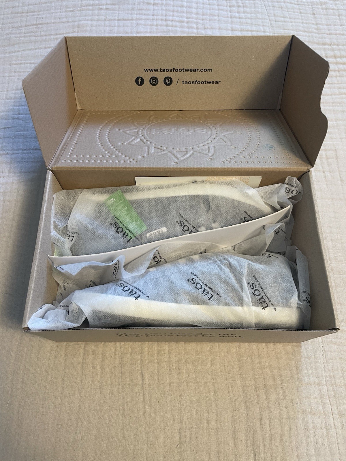Women’s Taos Star Casual Sneaker Grey Wash Canvas 8.5 wide New in Box