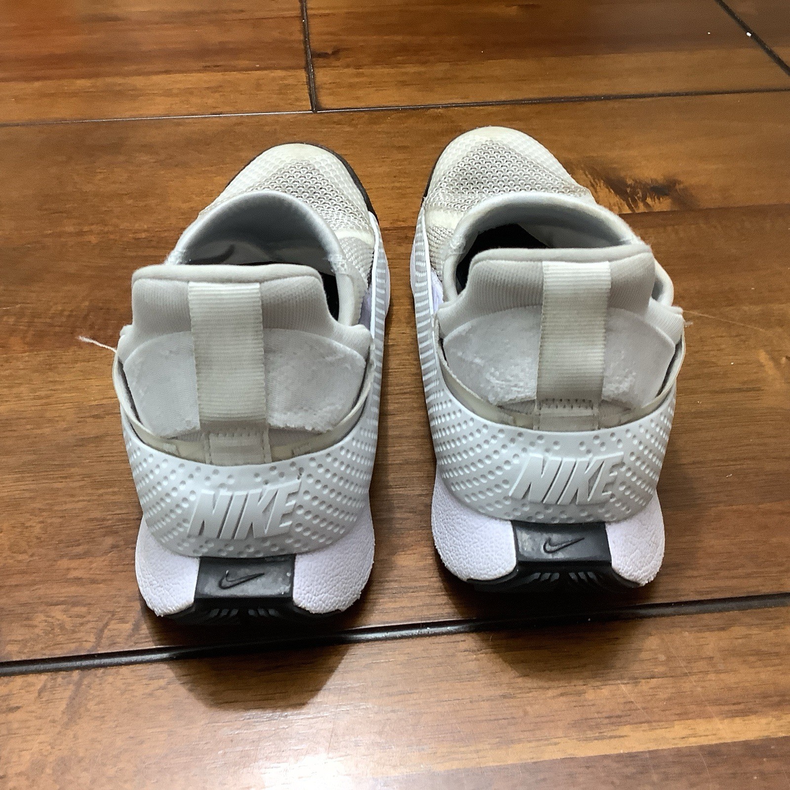 Nike Go Flyease White Athletic Shoe Women 6