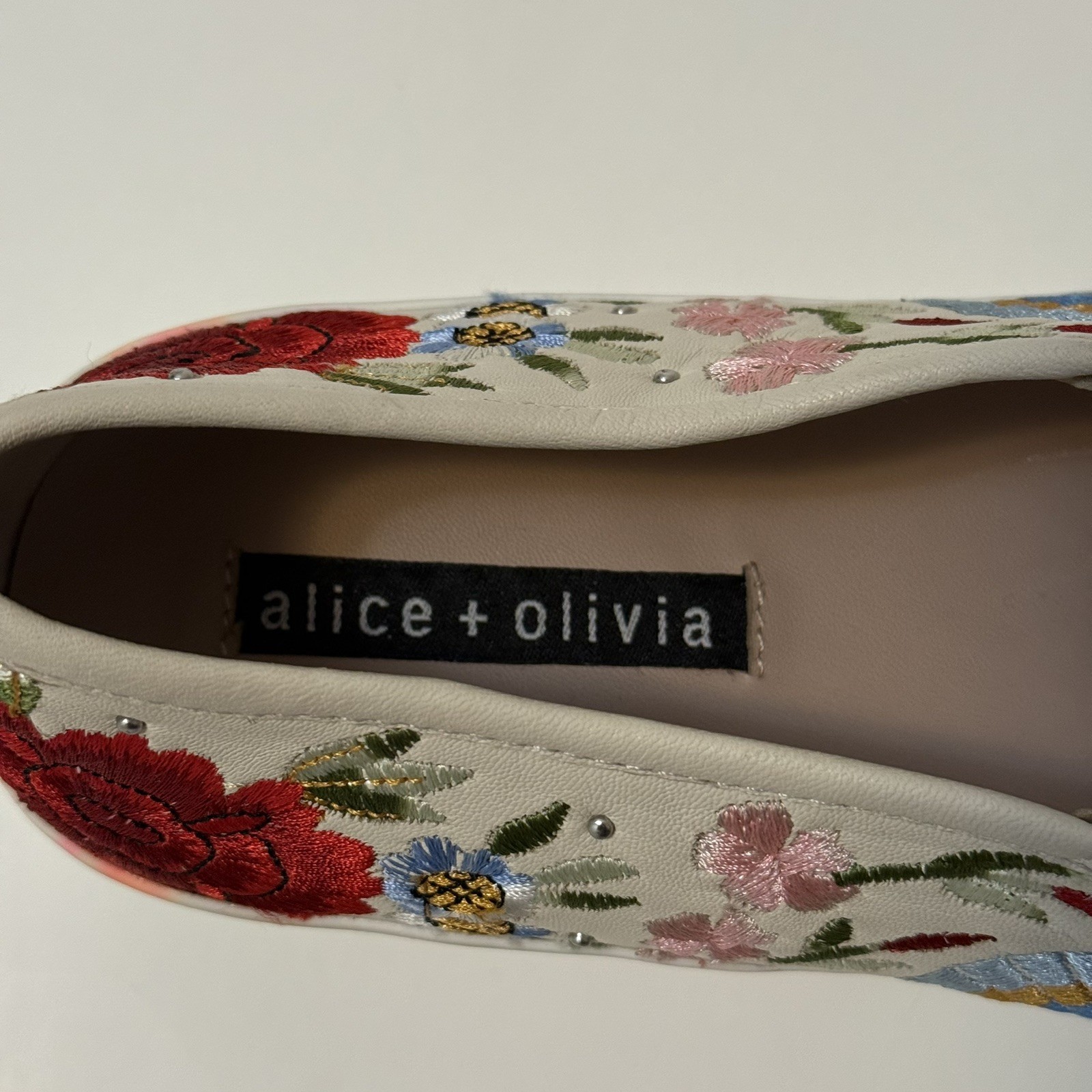 Alice + Olivia size 8 Sasha Floral Embroidered Slip-On Platform Sneakers Ivory