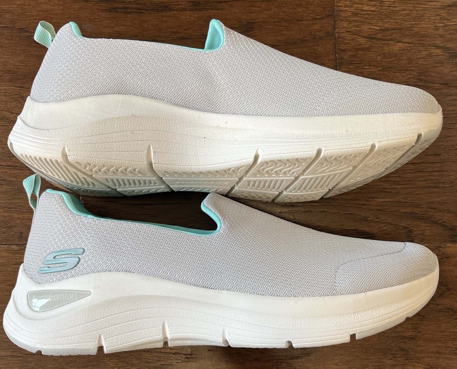 Skechers Women’s Arch Comfort Athletic Slip On Shoe Gray Teal 56126 Size 10