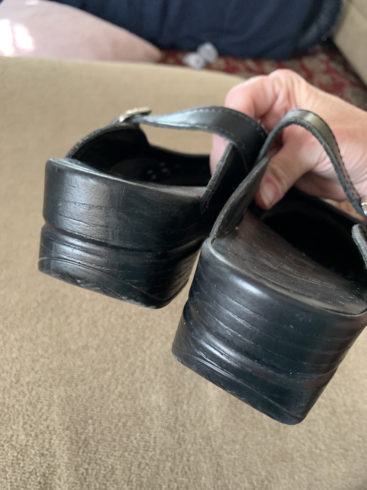 Women’s Size 39 (8.5-9) M Dansko Black Slip On Professional Clogs (TD)