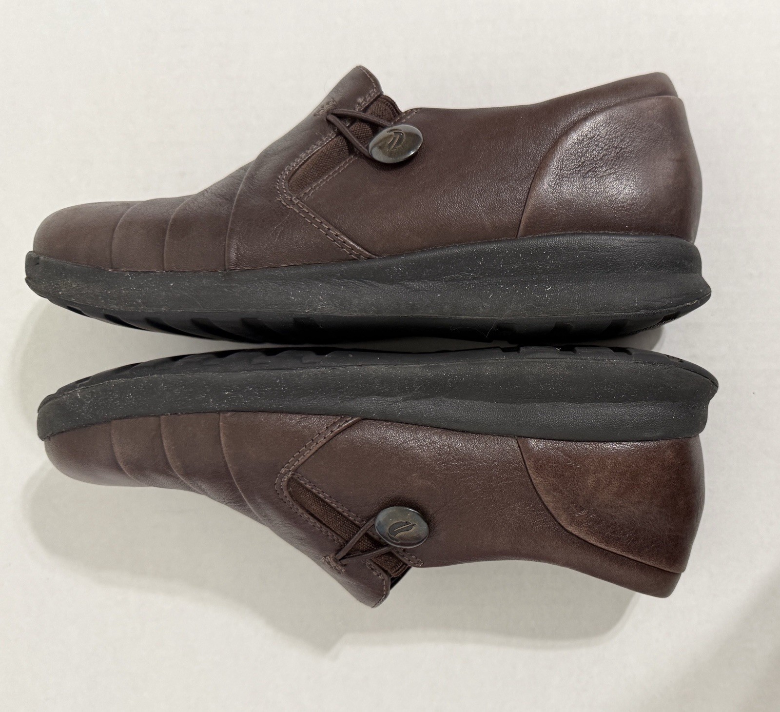 Clarks Unstructured Women’s Brown Leather Slip-on Cushion Soft Shoes, 6M