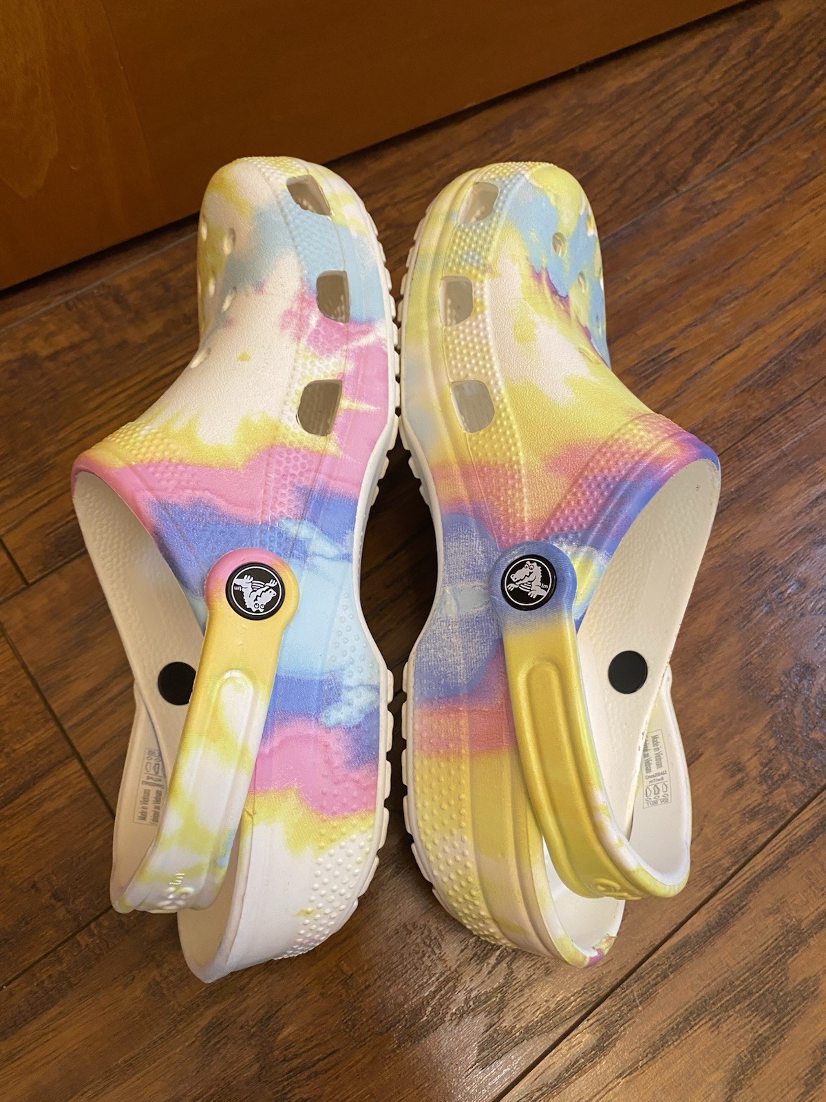 Crocs Unisex Classic Tie-Dye Pastel Graphic Clogs Men’s Sz 7 Women’s 9