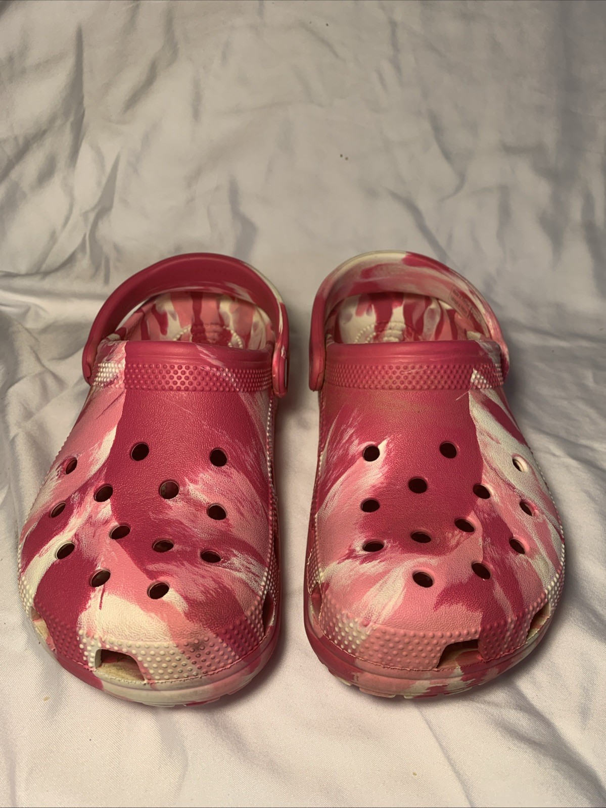 Crocs Classic Marbled Clogs In A Pink And White Tie-dye Colorway M5,W7