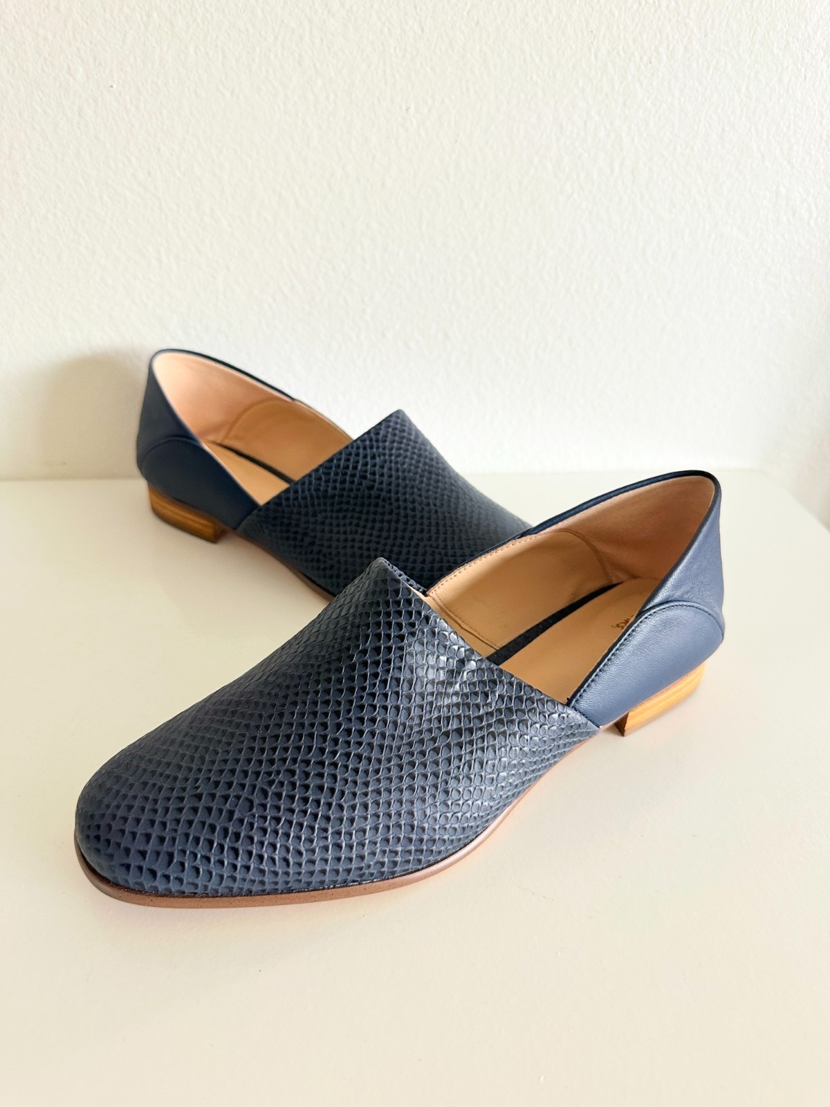 NEW Clarks Pure Tone Cushion Plus Slip On Leather Navy Snake Skin Women 8.5M