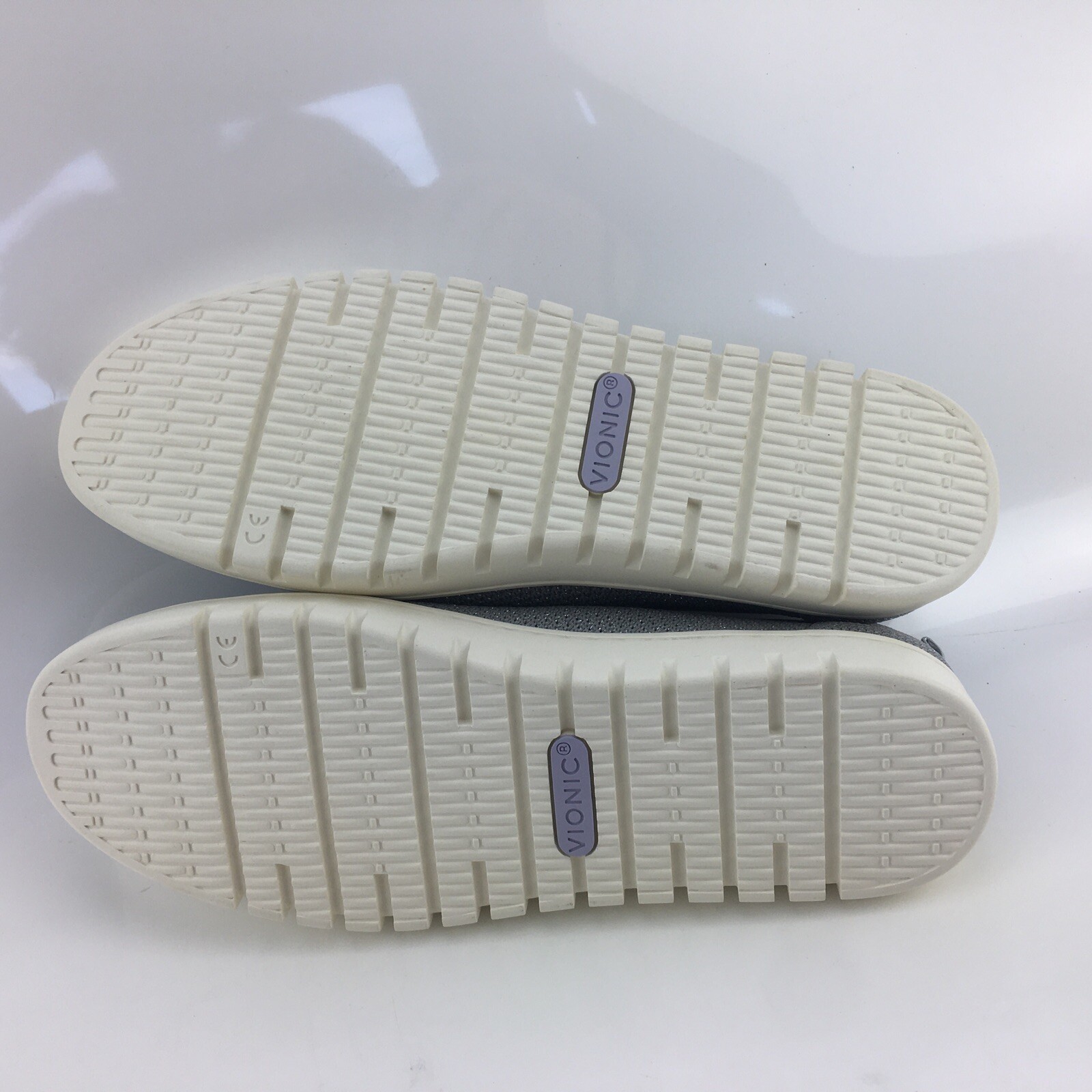 Vionic Uptown Knit Skimmer Light Grey Slip-on Shoes Women’s size 10 Medium NEW
