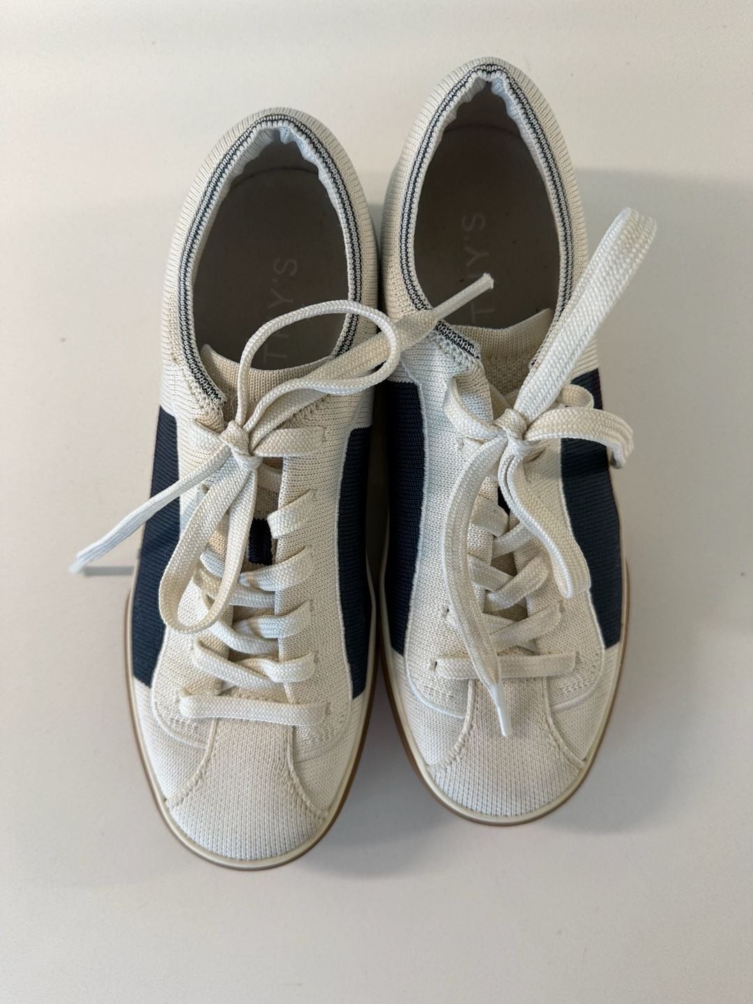 Rothy’s The Lace Up Sneaker in Blackberry Block with Gum Sole -size 6
