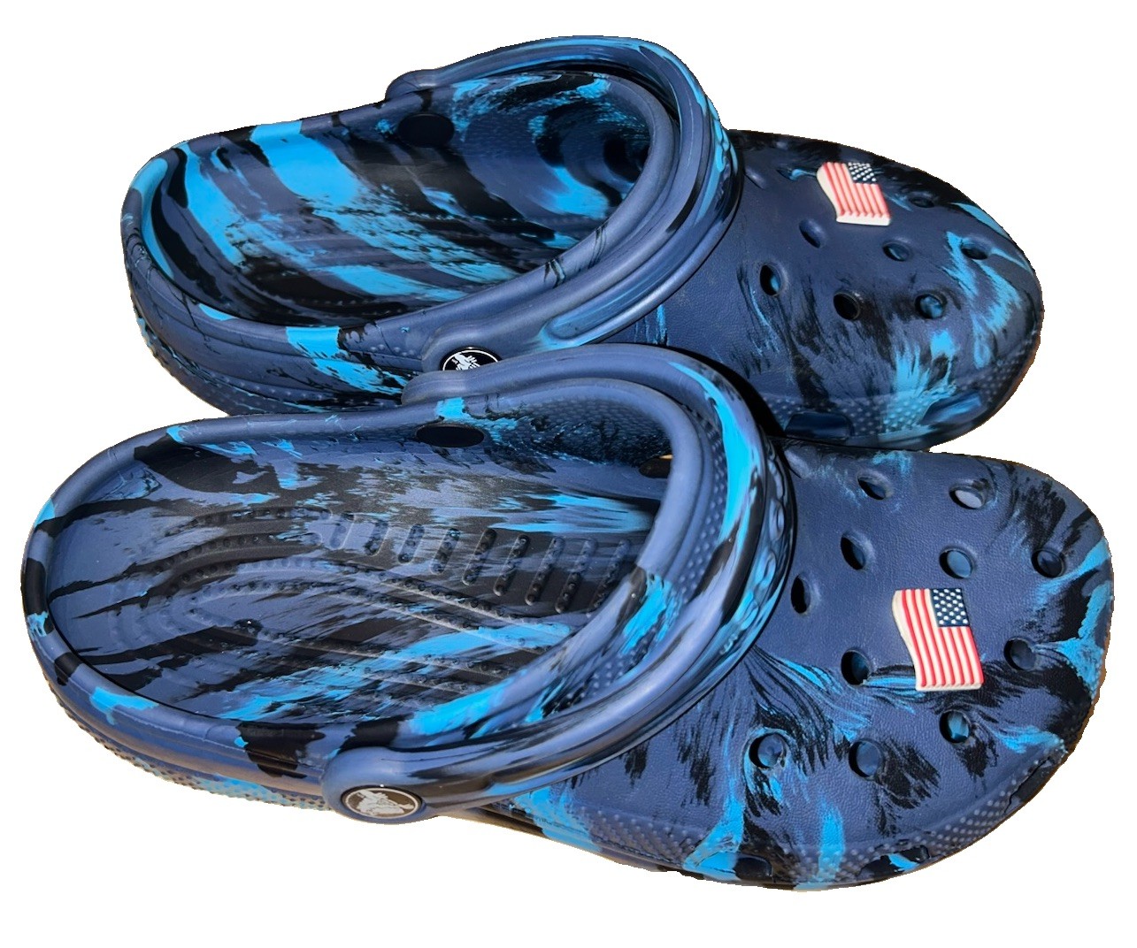 NWOB Blue Camo Crocs with American Flag Pins- Junior SZ J-5; 7.5 L; EU 37-38