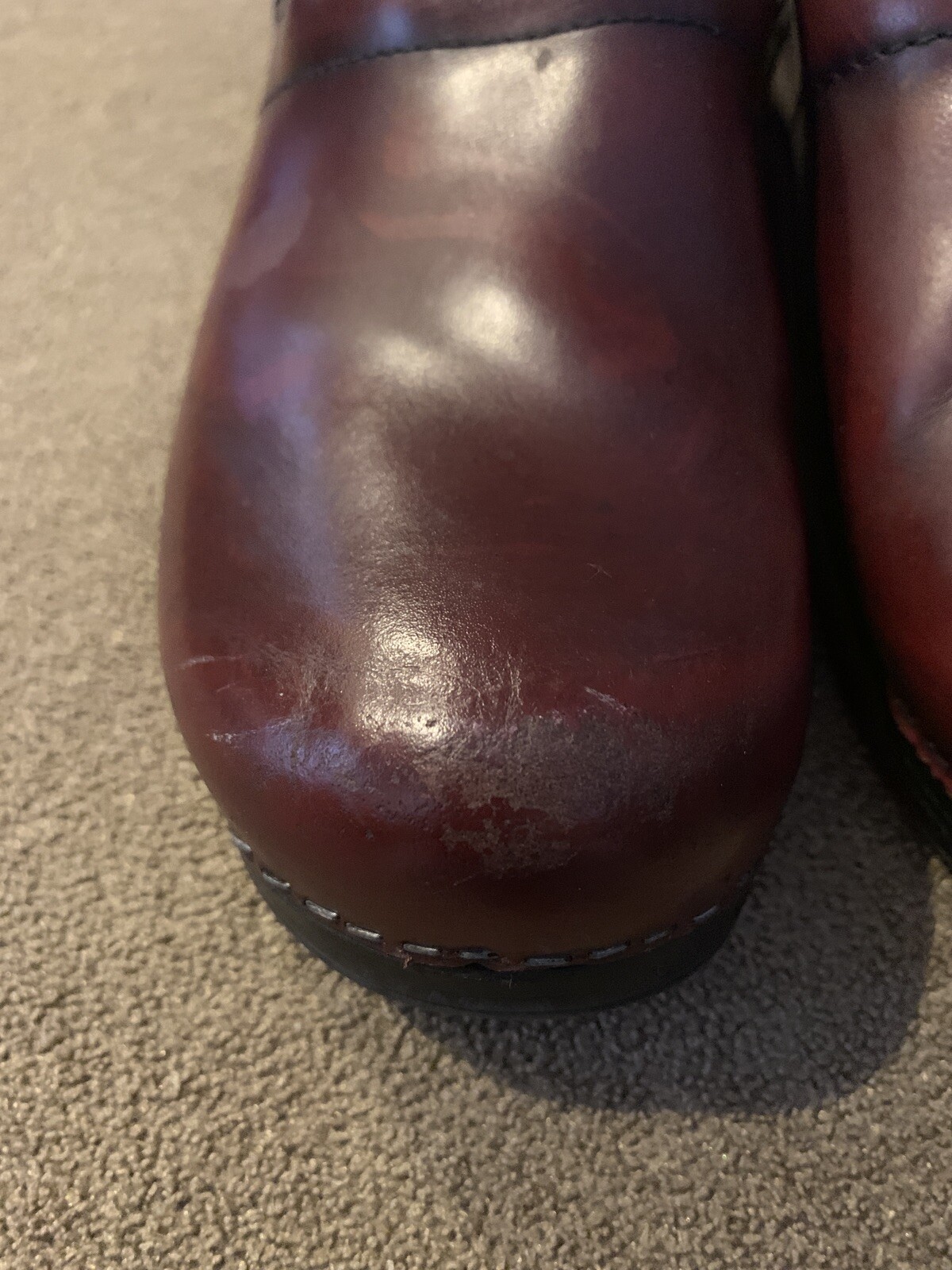 Women’s Size 39 (8.5-9) M Dansko Cherry Mahogany Red Professional Clogs (TD)