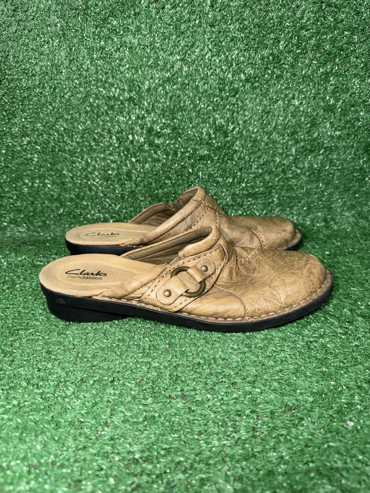 Vintage Y2K Clarks Mule Clogs Women Size 8 M Brown Leather Textured Slip On Shoe