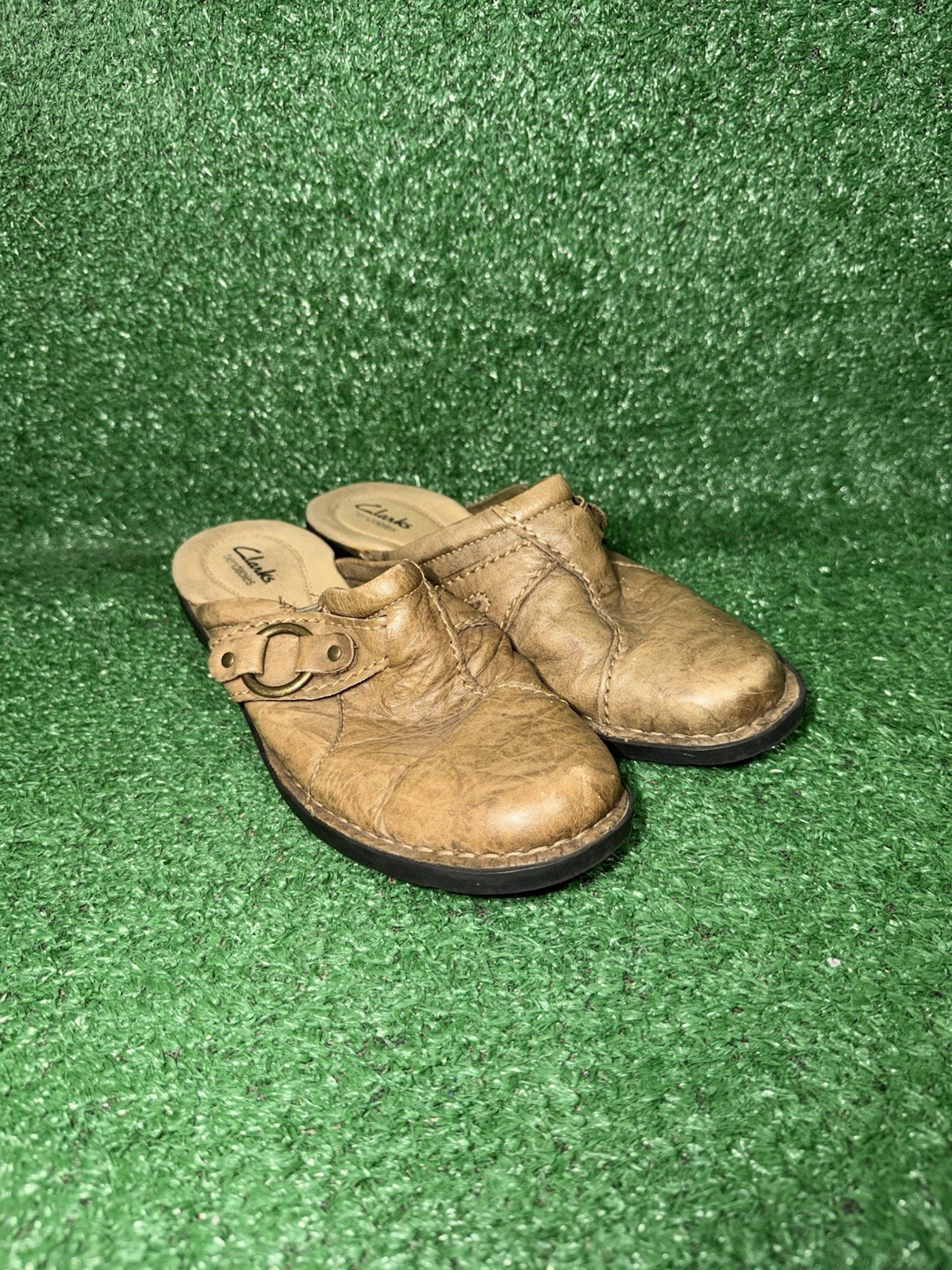 Vintage Y2K Clarks Mule Clogs Women Size 8 M Brown Leather Textured Slip On Shoe