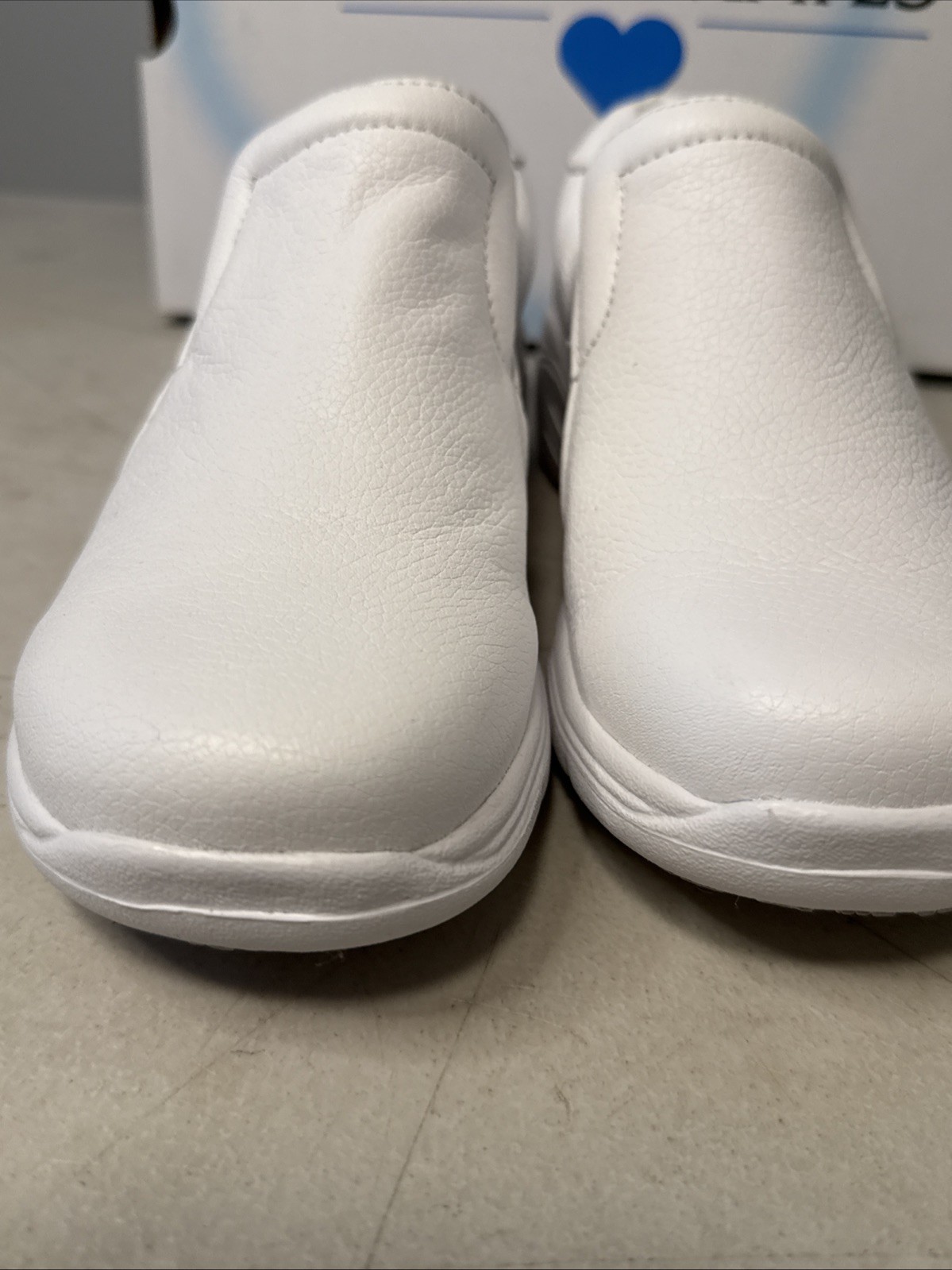Nurse Mates Womens Dove Oxford, White Size 5.5M