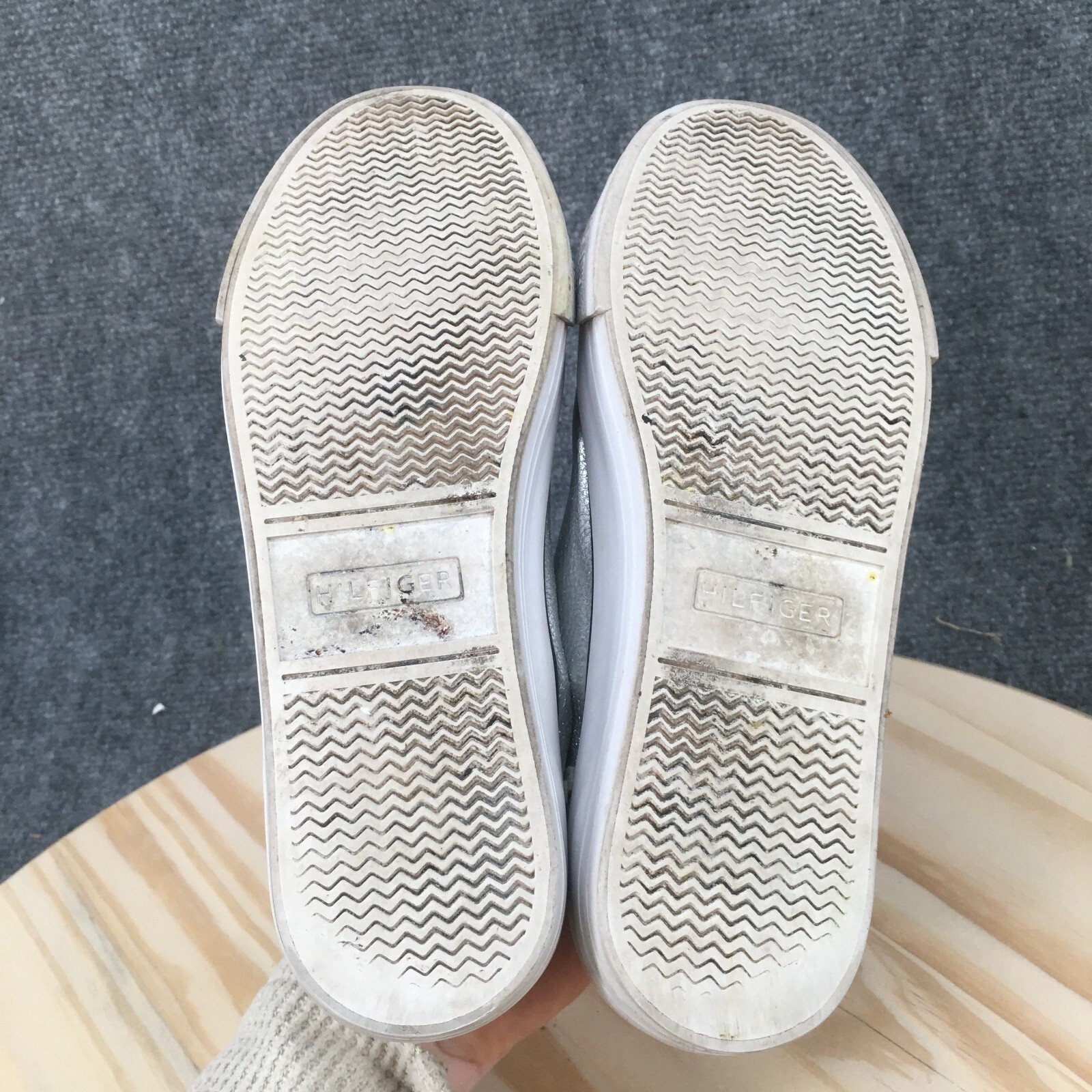 Tommy Hilfiger Shoes Womens 7.5M Helien Platform Sneakers Silver Lace Up Low Top