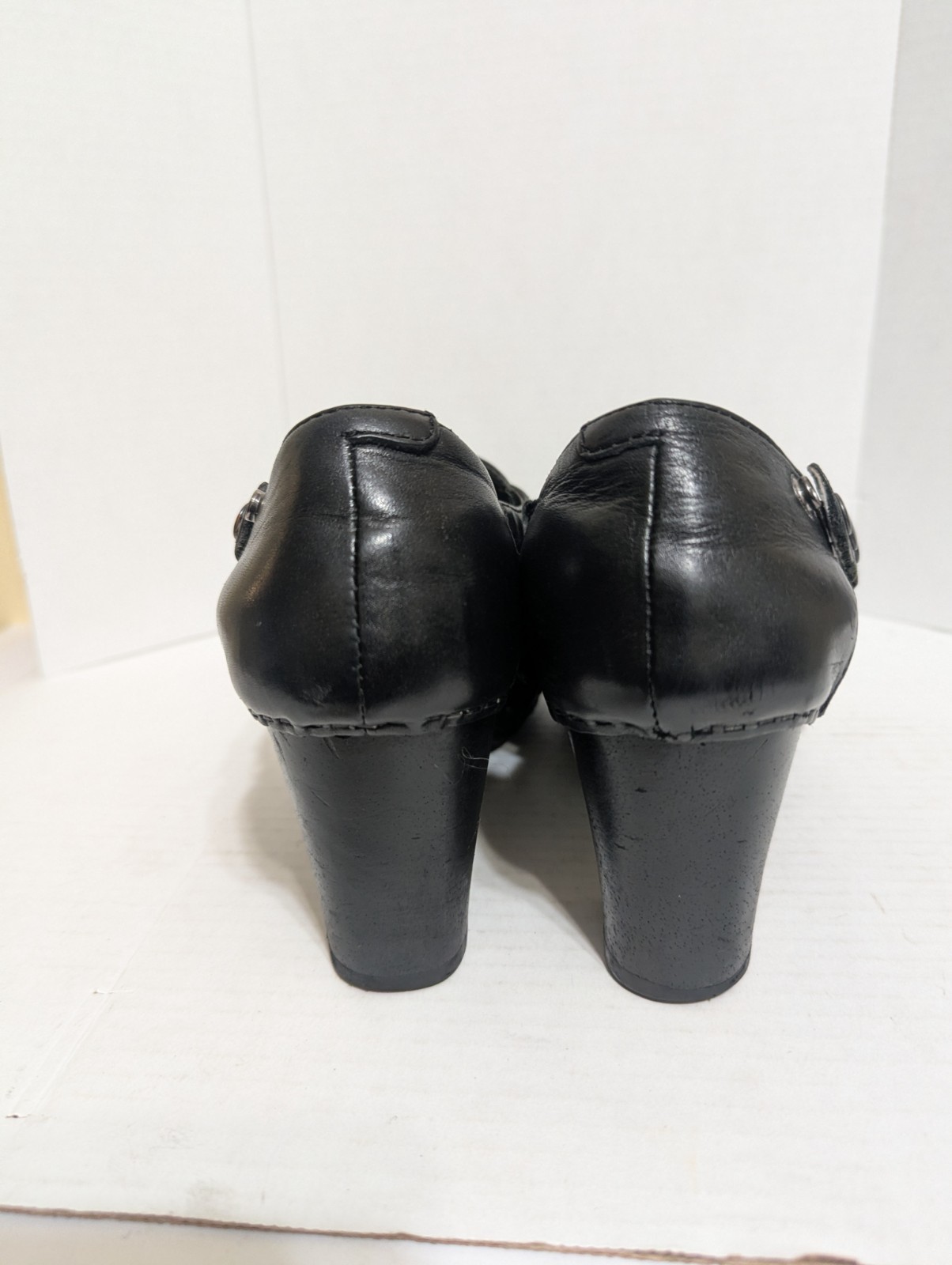 Dansko Women’s Size EU 38 (US 7.5 – 8) Studded Heel Button Black Clogs