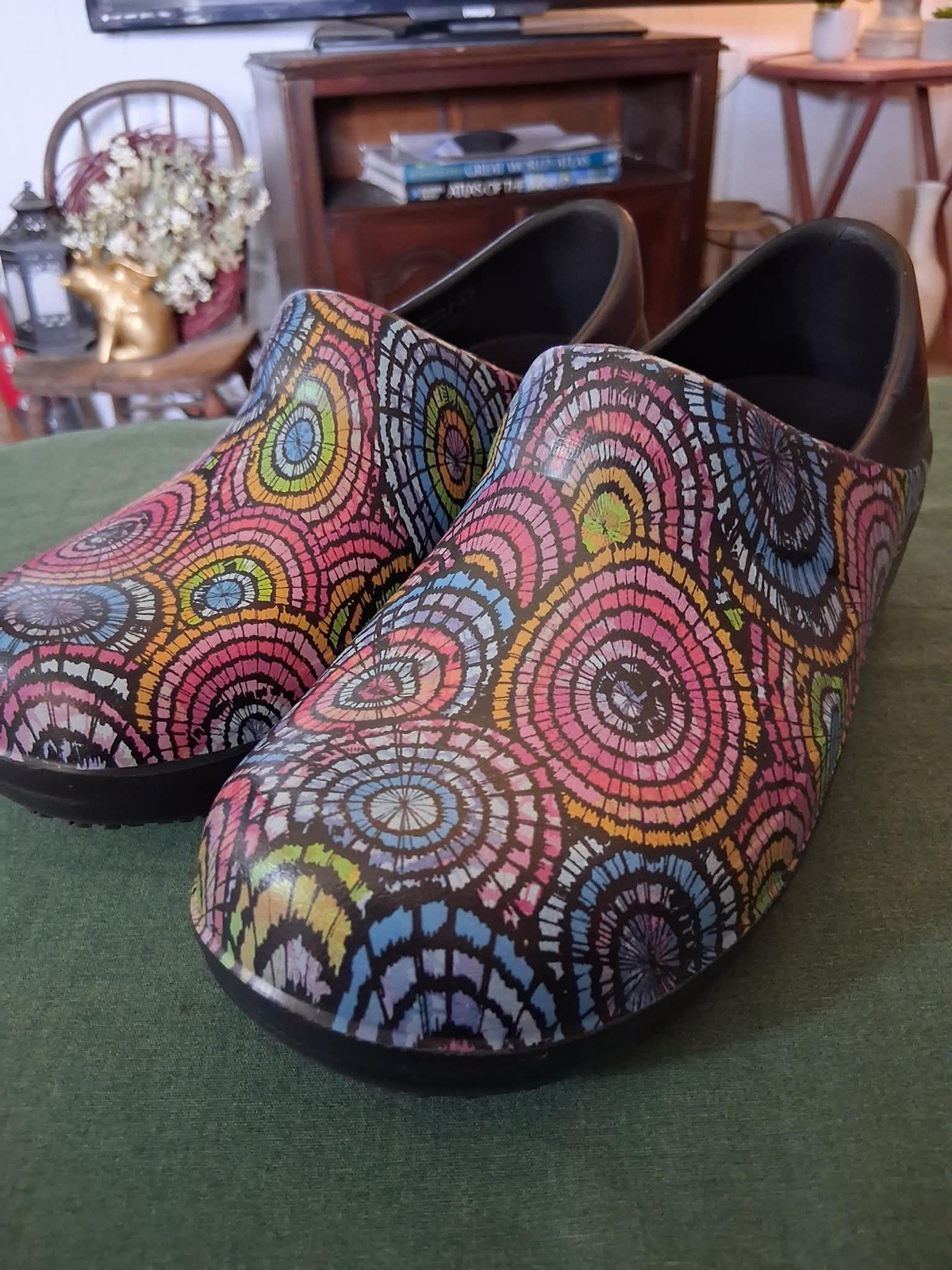 CROCS Neria Pro II Graphic Print Slip Resistant Slip-On Work Nurse Clogs