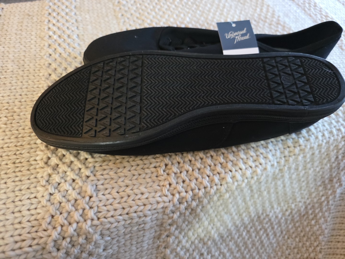 Women’s Universal Thread Canvas Low Top Lunea Black Sneakers Size 12 NWT