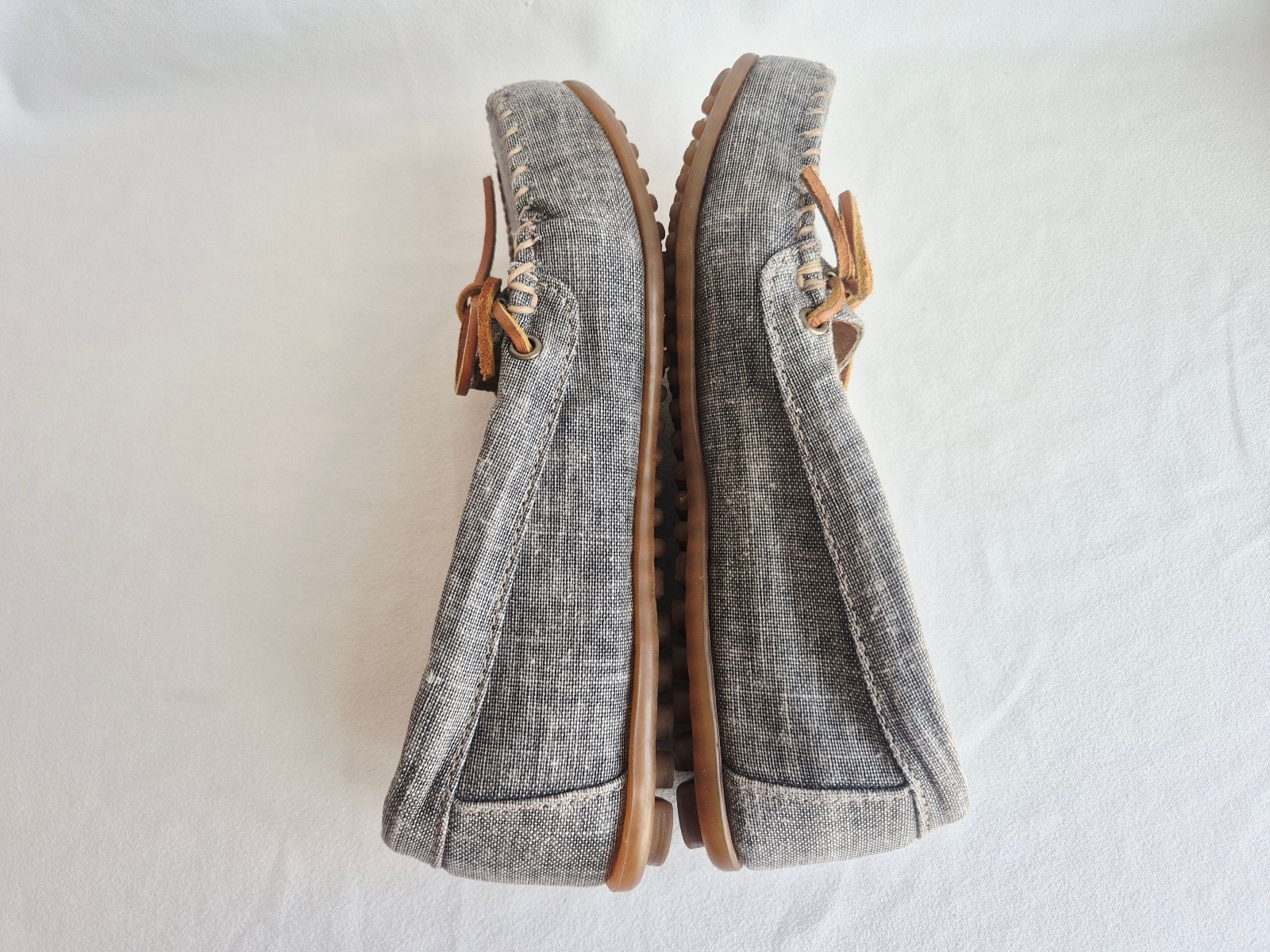Minnetonka Canvas Rawhide Lace Moccasin Shoe Comfort Lightweight Grey Womens 6.5