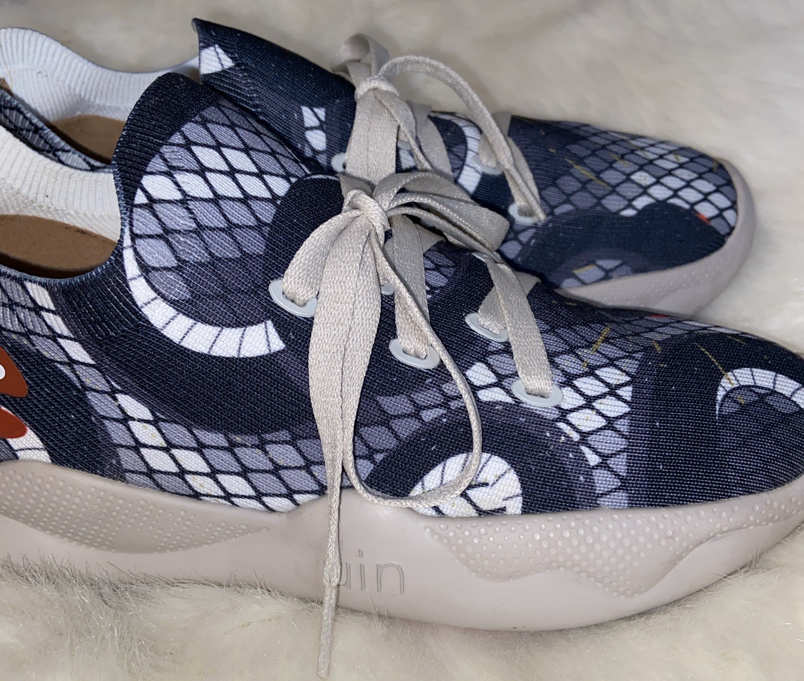 UIN Snake Mijas 1 Walking Shoe Womens 7 Blue Multi Knit Slip On Sneaker Comfort