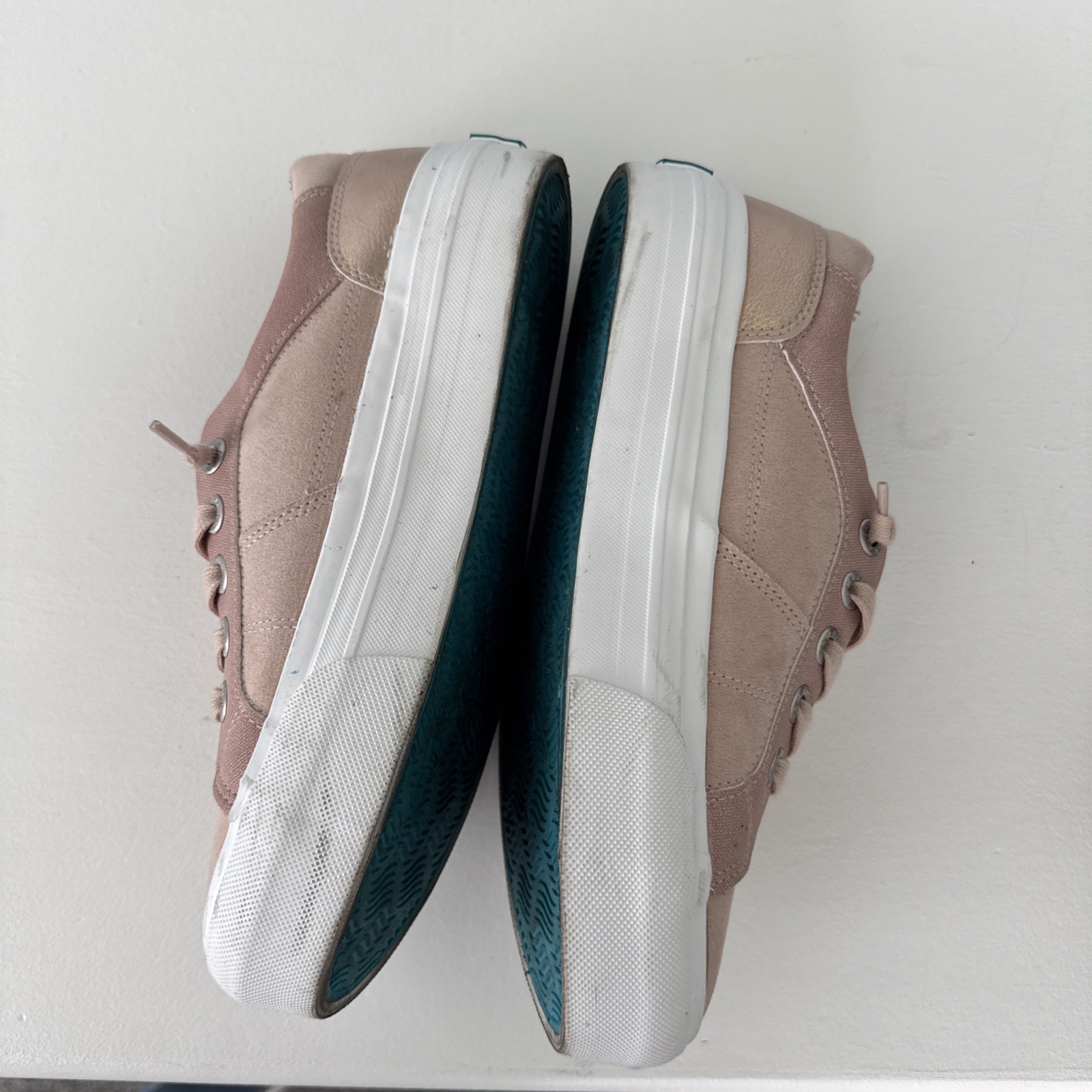 Blowfish Malibu Tie/Slip On Sneaker Dusty Pink Size 9