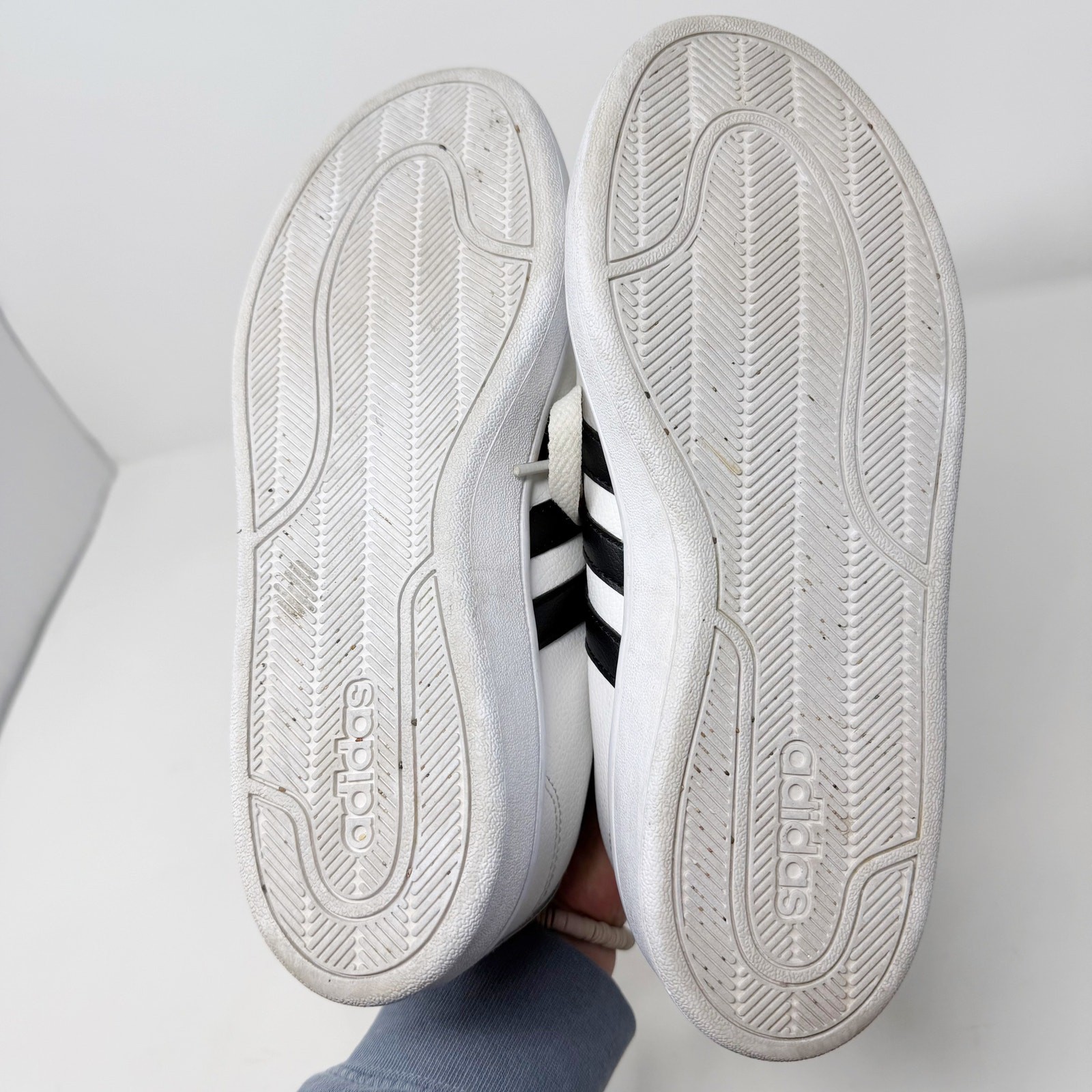 Adidas Womens 7.5 White Black Grand Court Shoes Sneakers Lace Up Casual Comfort