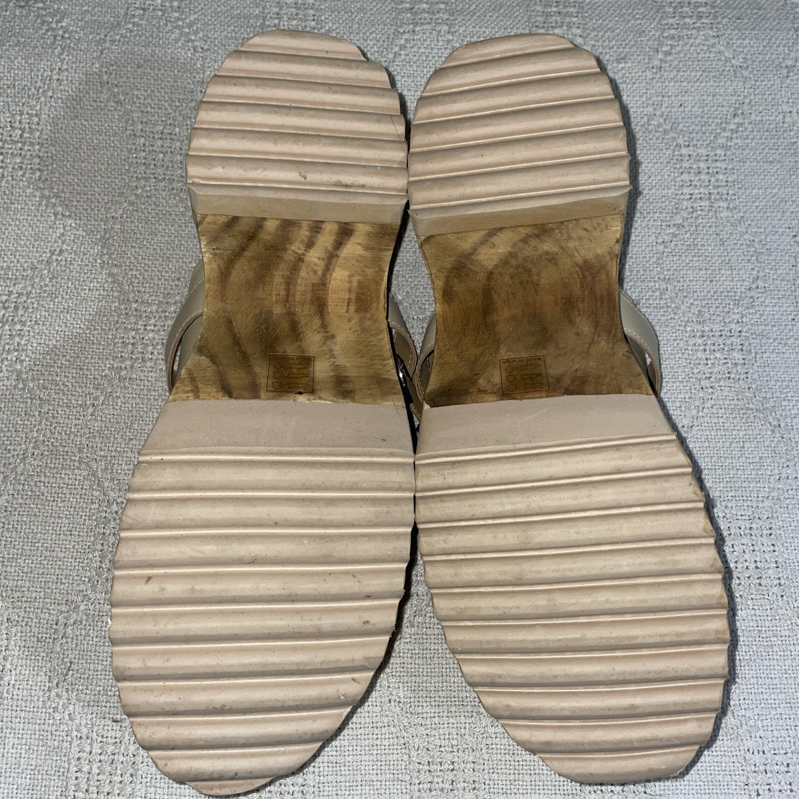 Urban Outfitters Platform Mules Womens Size 9 M Beige Brown Leather Going Out