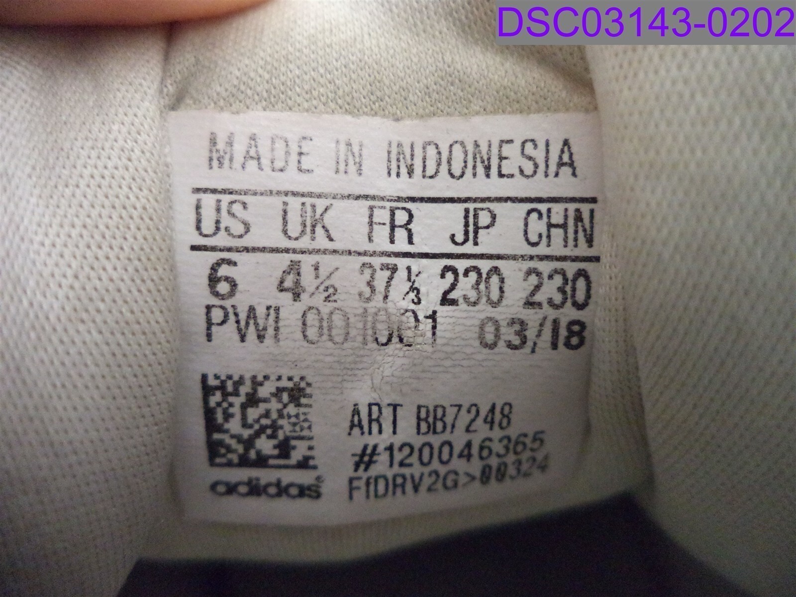 Women Size 6 Shoe Adidas Grand Court Casual Sneaker White with Silver Stripes