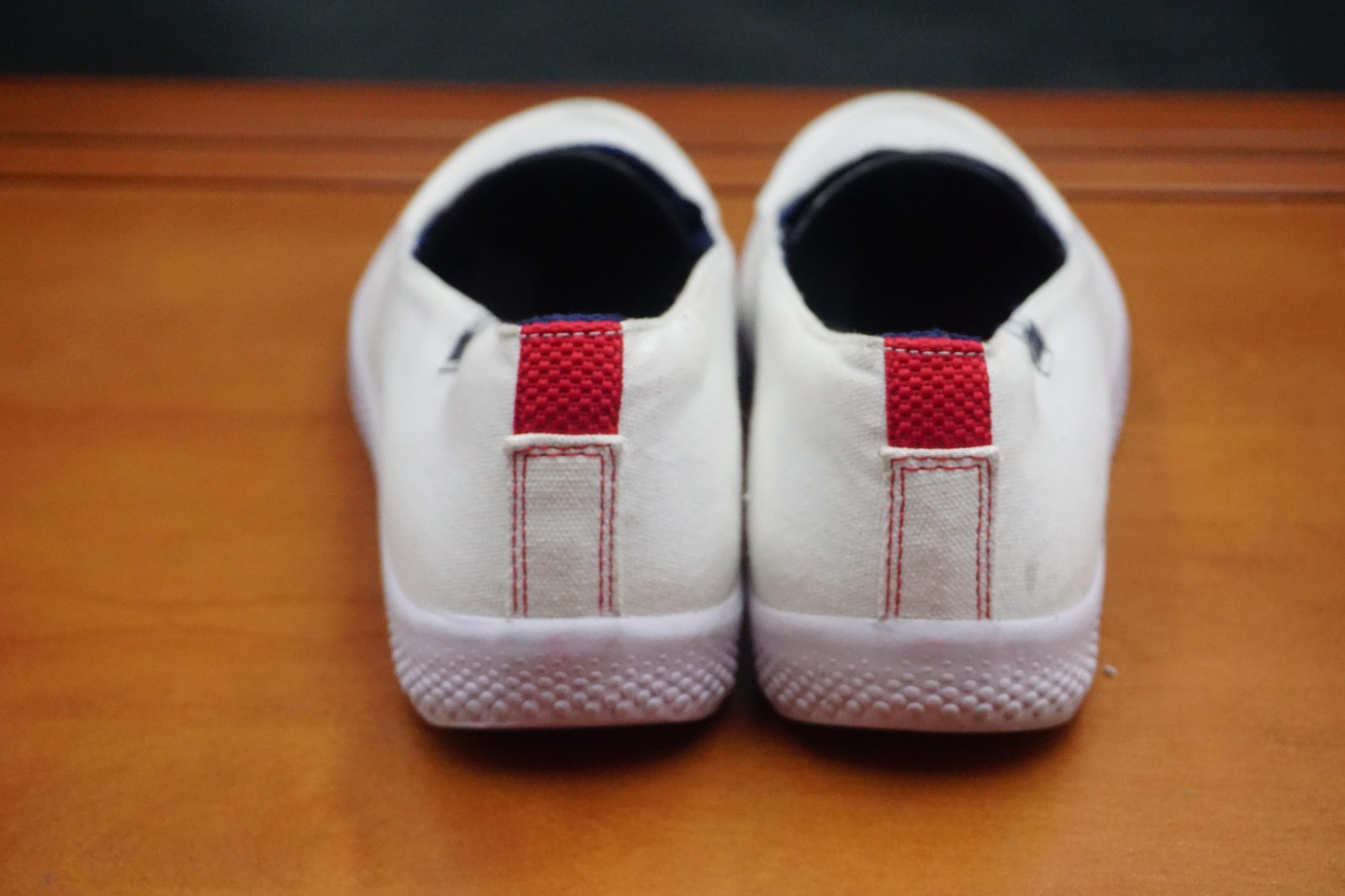FitFlop Canvas Slip-On Loafers Womens Size 9 US White Canvas Lined Casual Shoes