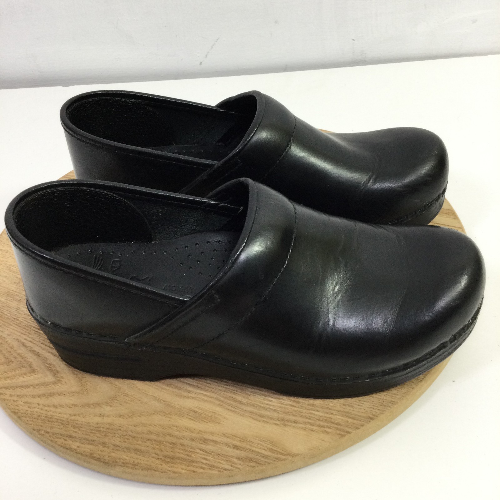 Dansko Women’s Professional Black Leather Clogs Work Nursing Shoes Size 8.5