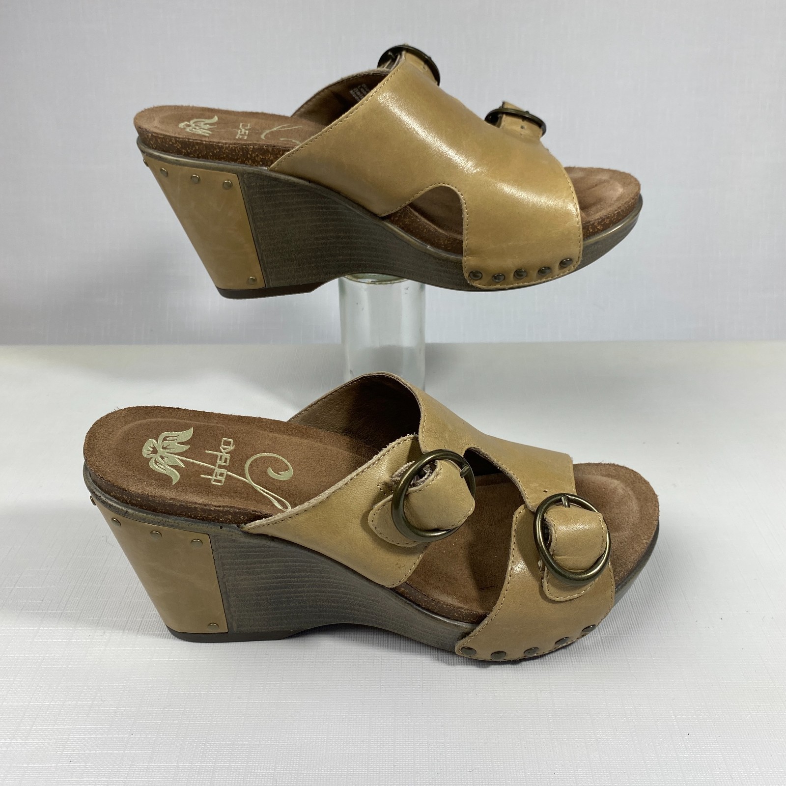 Dansko Tan Double Strap Wedge Heel Sandals! Leather Buckle Studded Sz 38 7.5 – 8