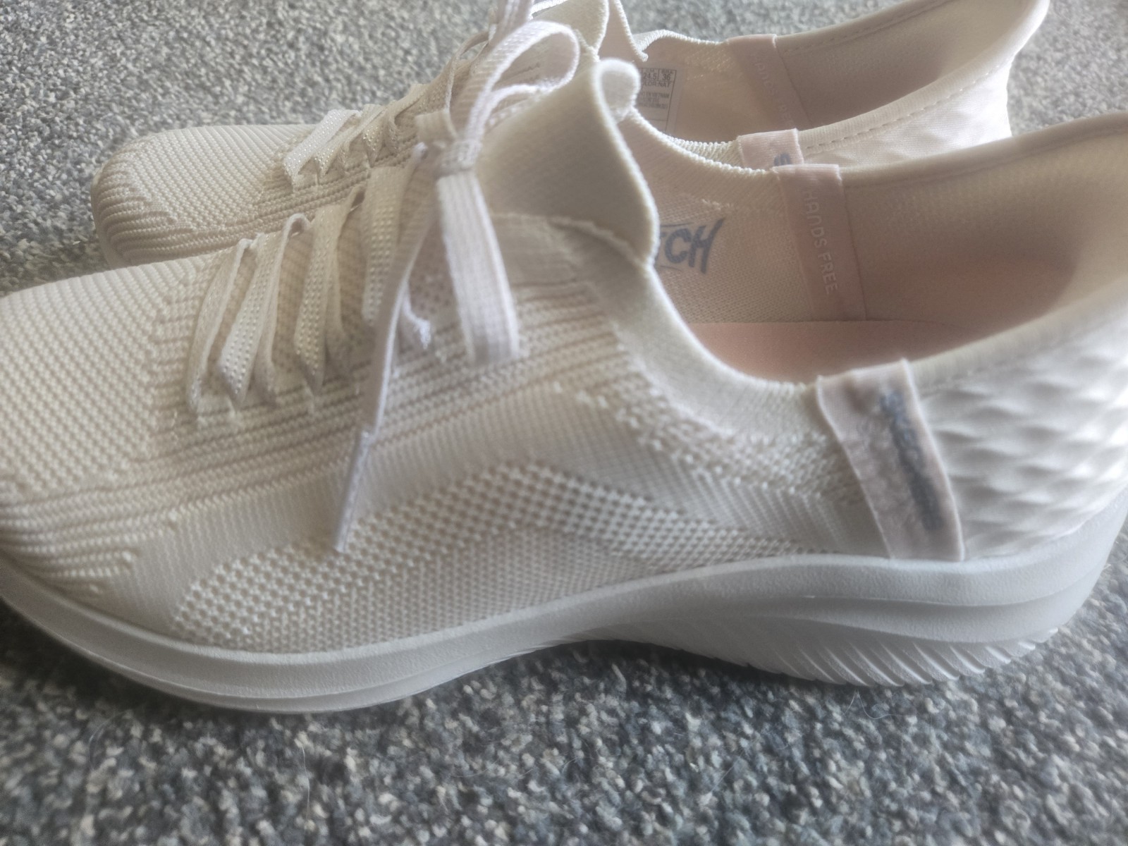 Skechers Hands Free Slip-Ins Women’s Size 7.5 Wide Fit Memory Foam NEW