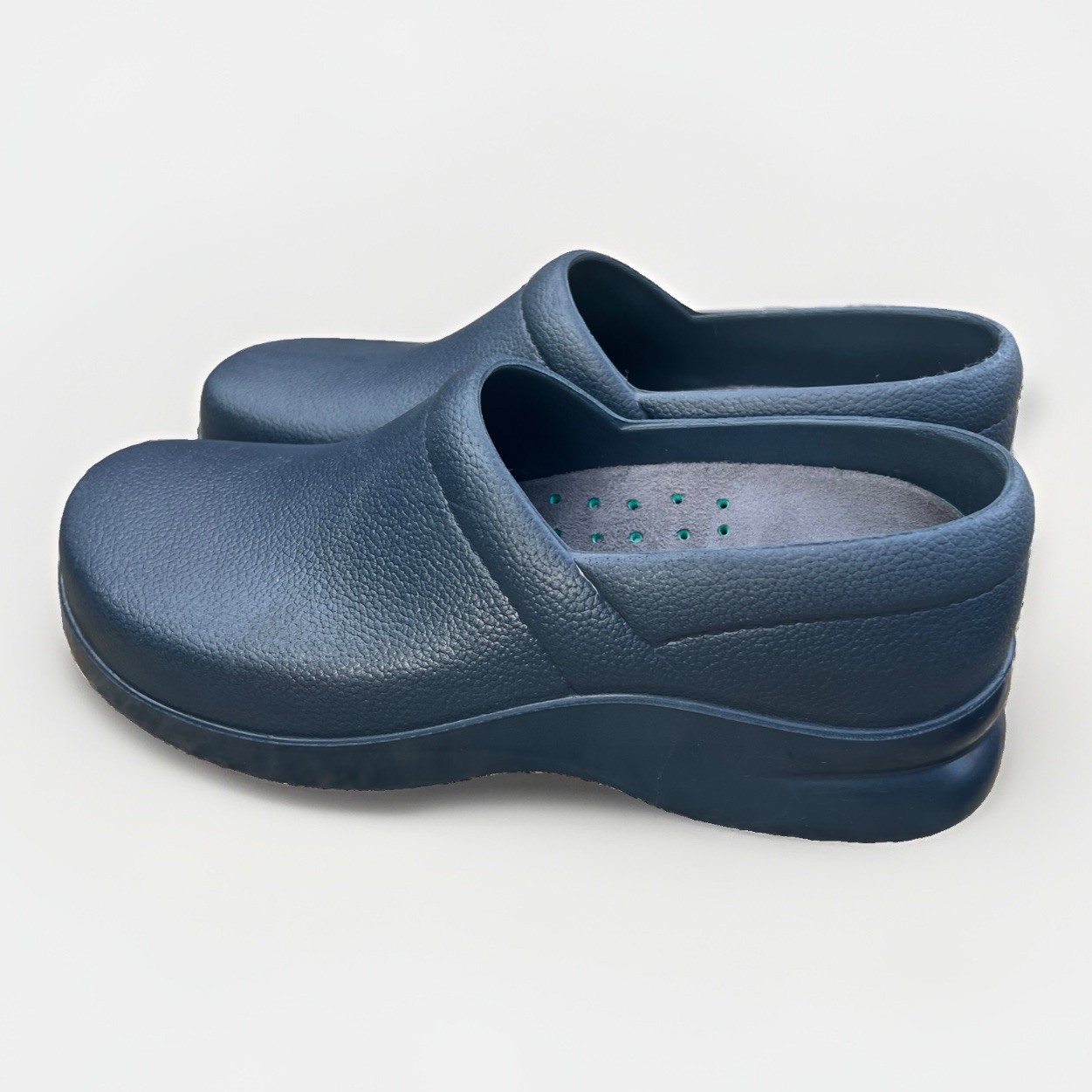 KLOGS Women’s Navy Slip-Resistant Non-Marking Slip-On Clog Shoes Size 10