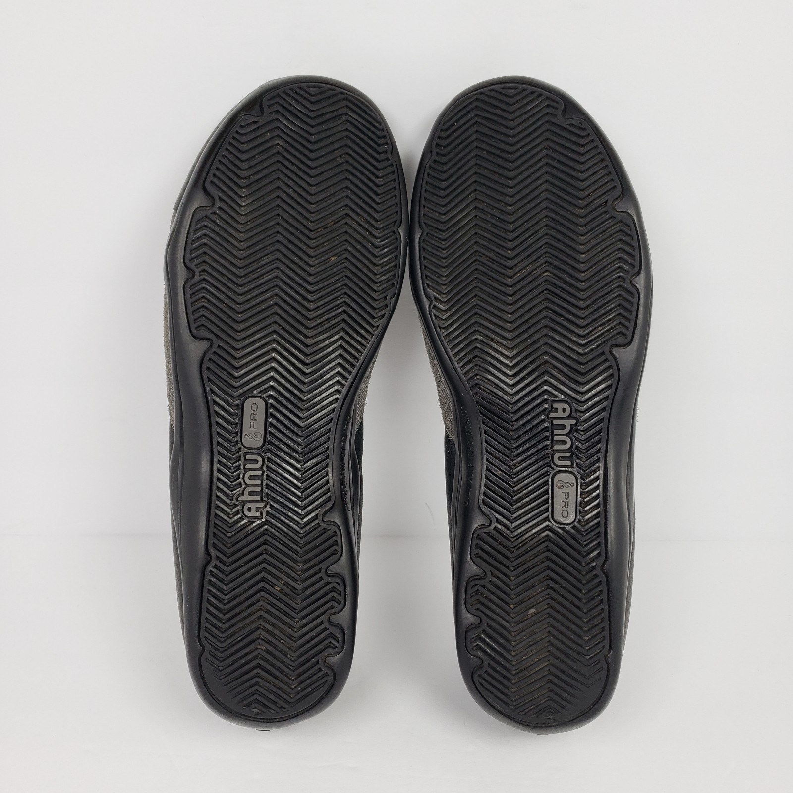 Ahnu Penny Pro Womens Size 8.5 Gray Black Suede Leather Slip On Loafer Shoes