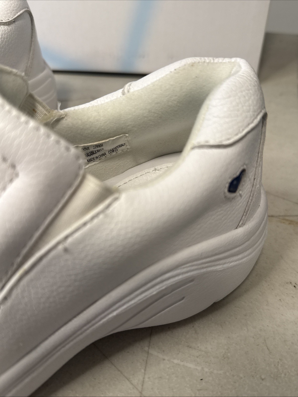 Nurse Mates Womens Dove Oxford, White Size 5.5M