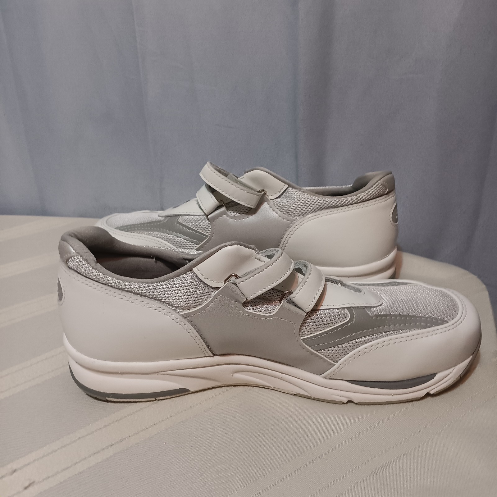 SAS TMV Shoes Women’s Size 10M White Leather Walking Adjustable Strap