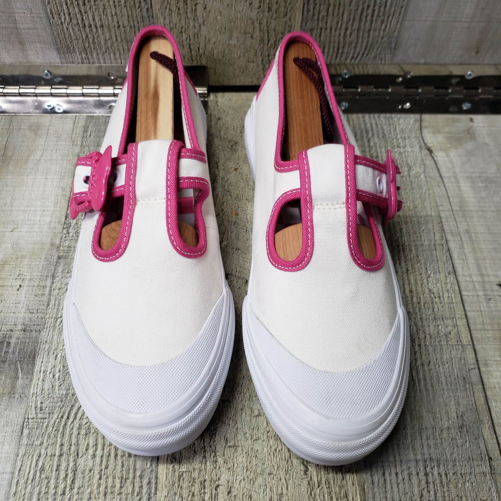 Vans x Barbie™ Style 93 DX Mary Jane Skate Shoe – White Womens 8 Excellent Cond.