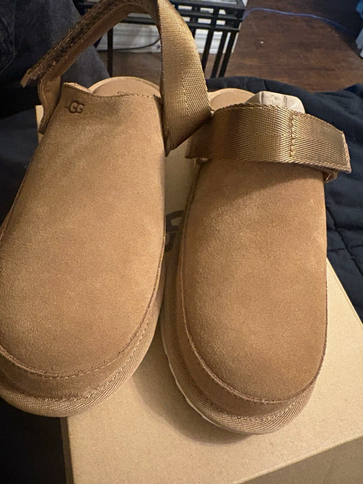 UGG EZ-Duzzit Women’s Brown Suede Mary Jane Flats Hook & Loop Strap Size 6
