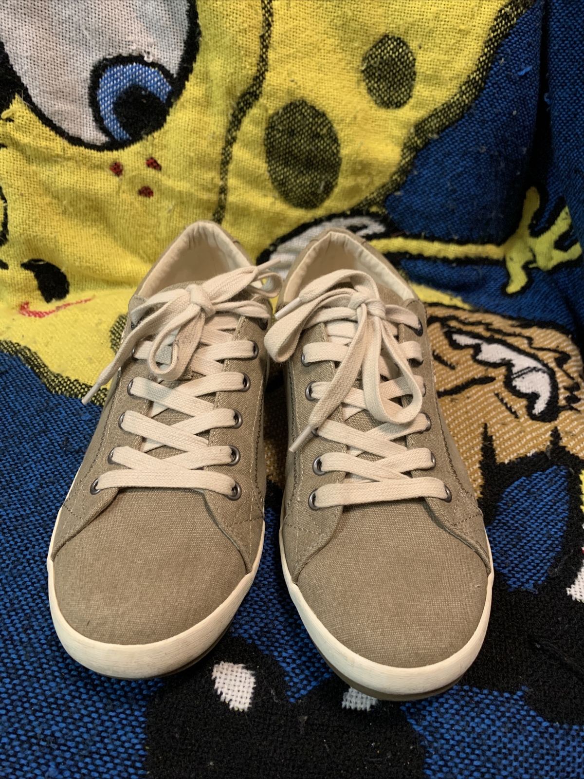 Taos Star Khaki Washed Canvas Comfort Sneakers Lace Up Shoes Womens Sz.10 GUC