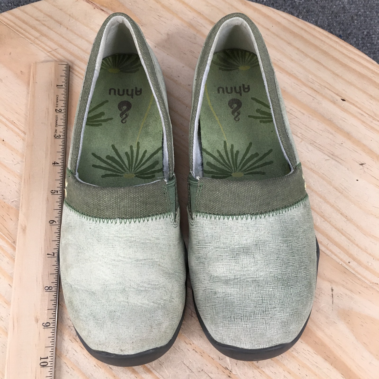 Ahnu Jackie Loafer Flats Womens 6.5 Comfort Slip On Logo Leather Sage Green