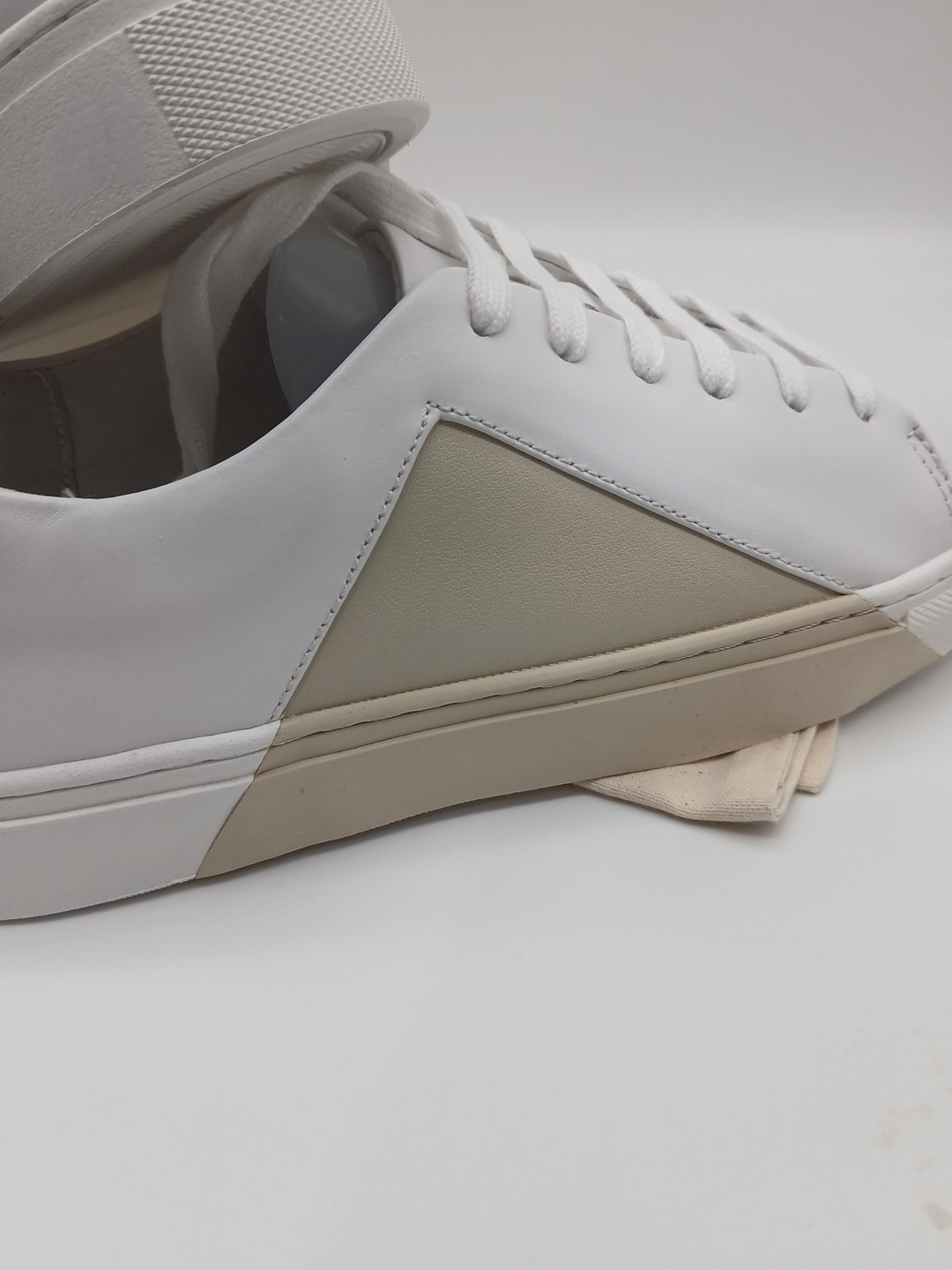 THEY NEW YORK triangle low nappa white/beige leather shoes unisex size 5