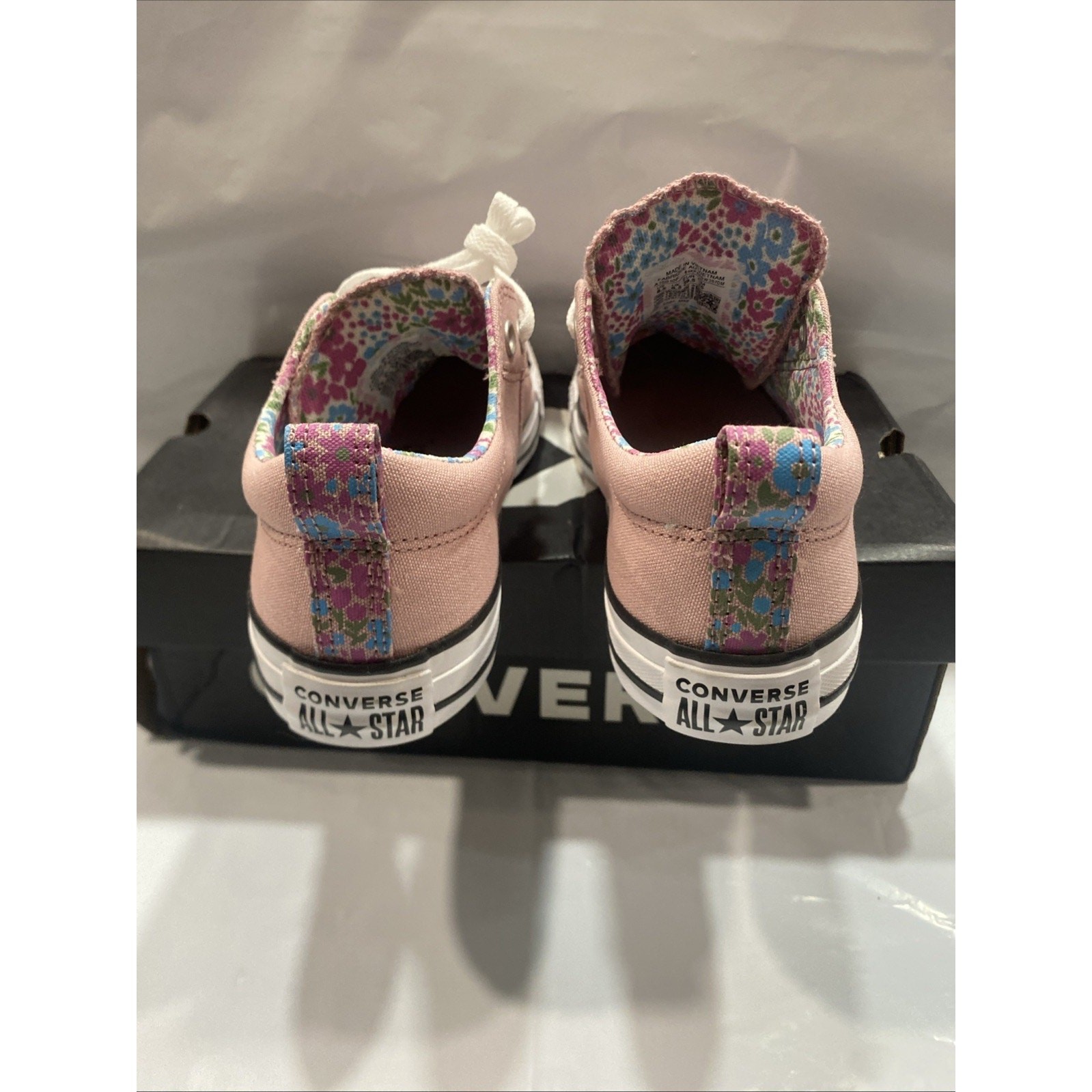 NWT Converse Women’s Chuck Taylor All Star Madison Sneaker,Pink/White/Black,9