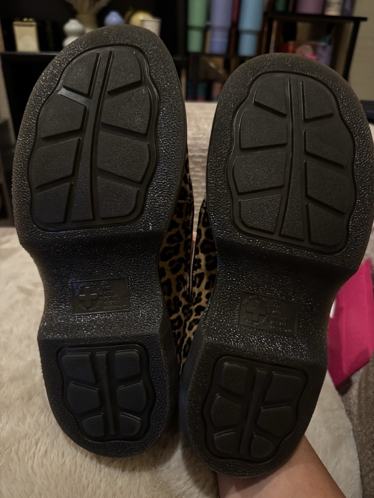 EUC Dr. Martens Buzz 5-Eye Leopard Suede Platform Shoes Women’s Size 8