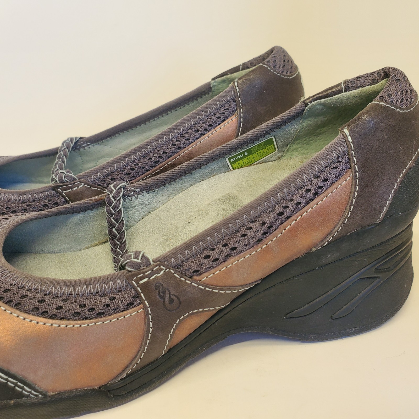 Ahnu Olivia Mary Jane Wedge Women’s Size 8 Brown Leather Slip-on Vibram Sole