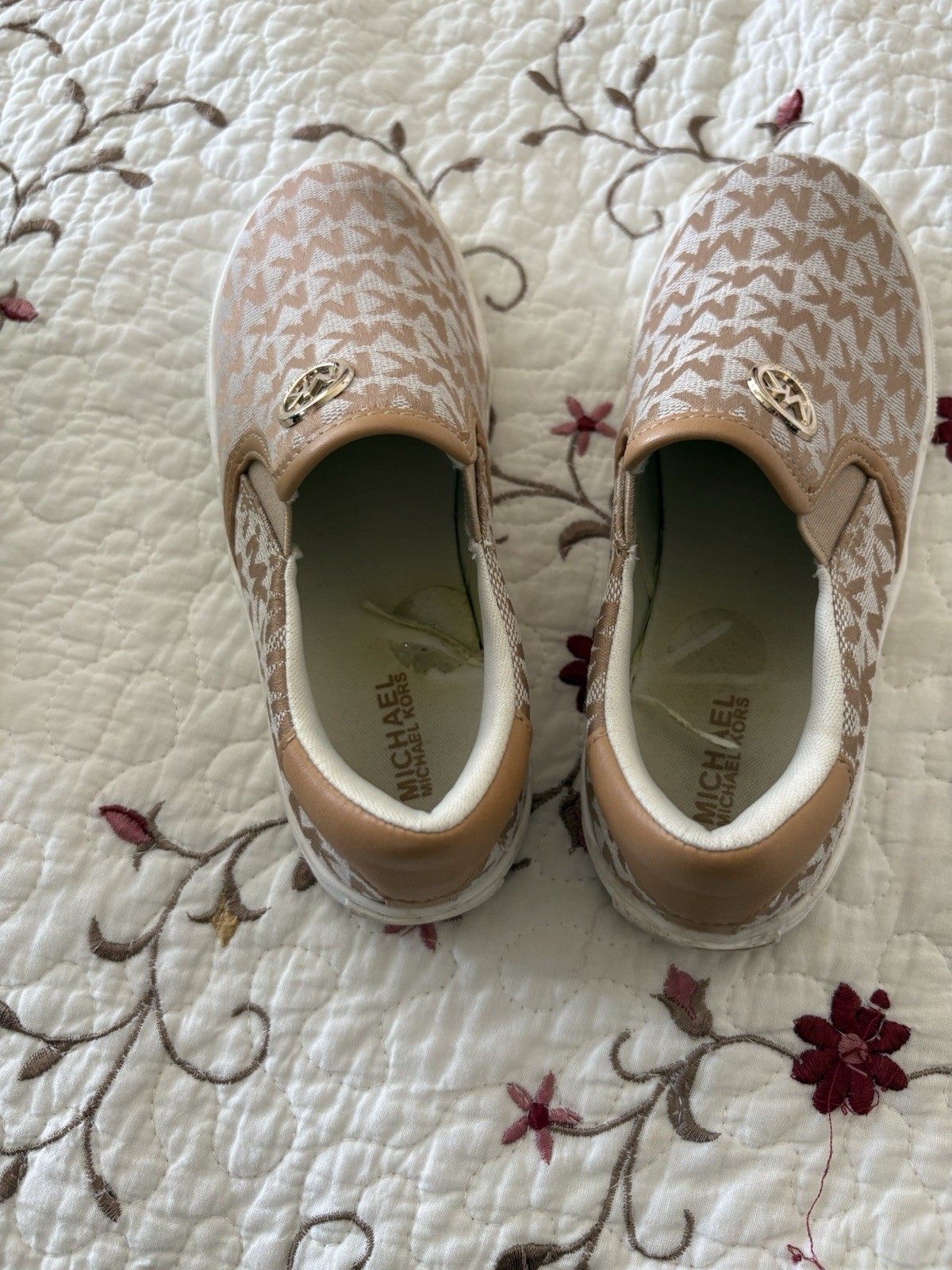 Michael Kors Kid’s Logo Slip-On Comfort Beige Brown White Flat Shoes. Kid size 1