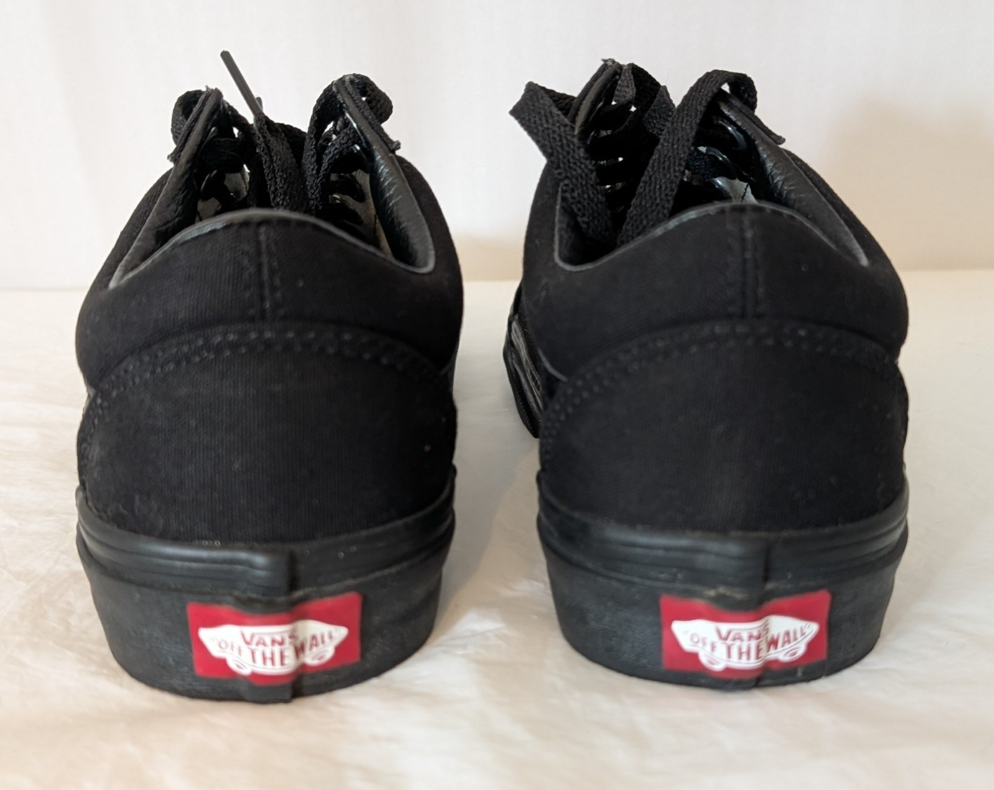 VAN’S LACE UP SKATEBOARD SHOE WOMEN’S 7 MEN’S 5 EUR 37