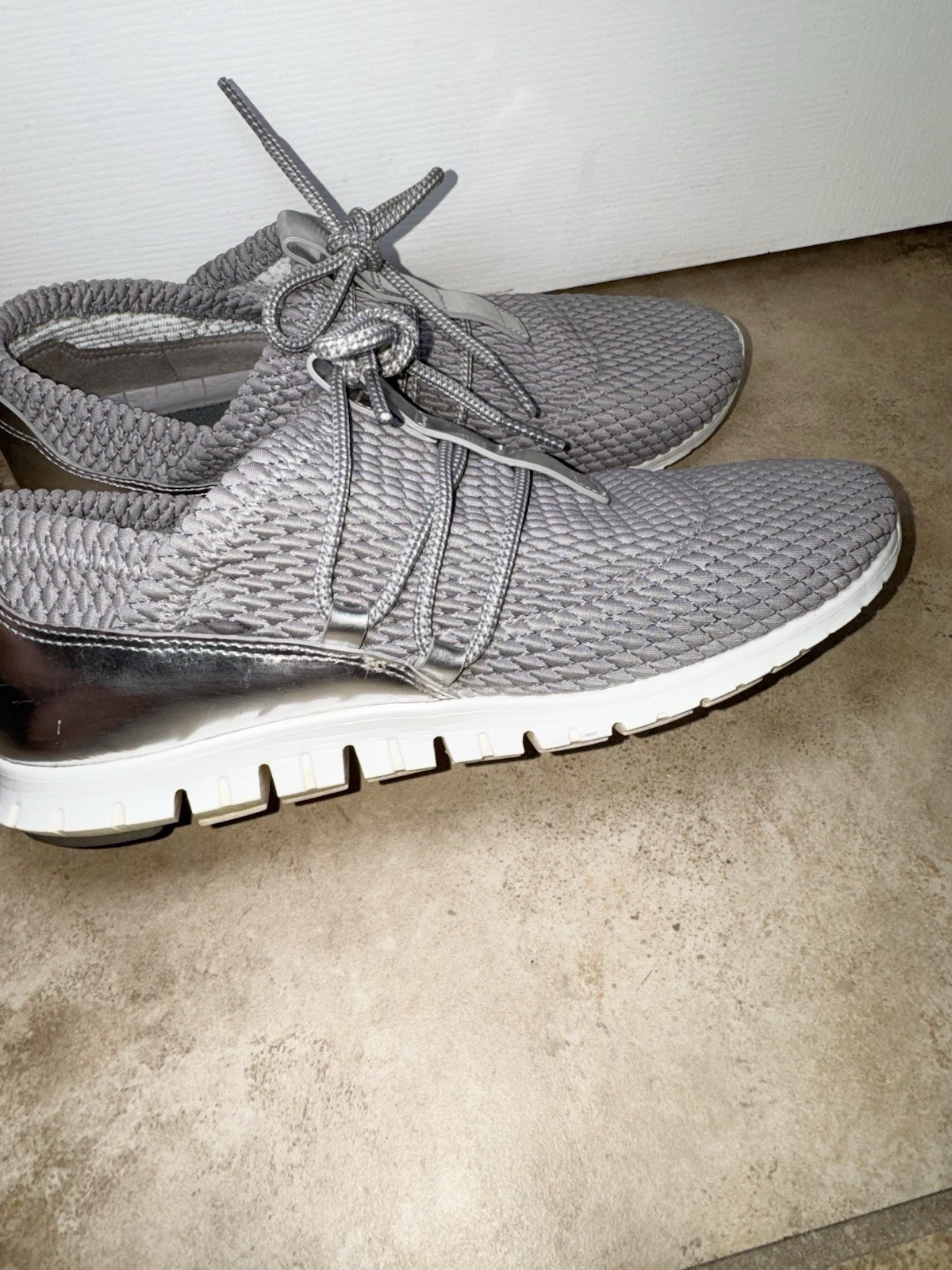 Cole Haan Women’s 6B ZERØGRAND Gray Silver Quilted Casual Sneakers W12917