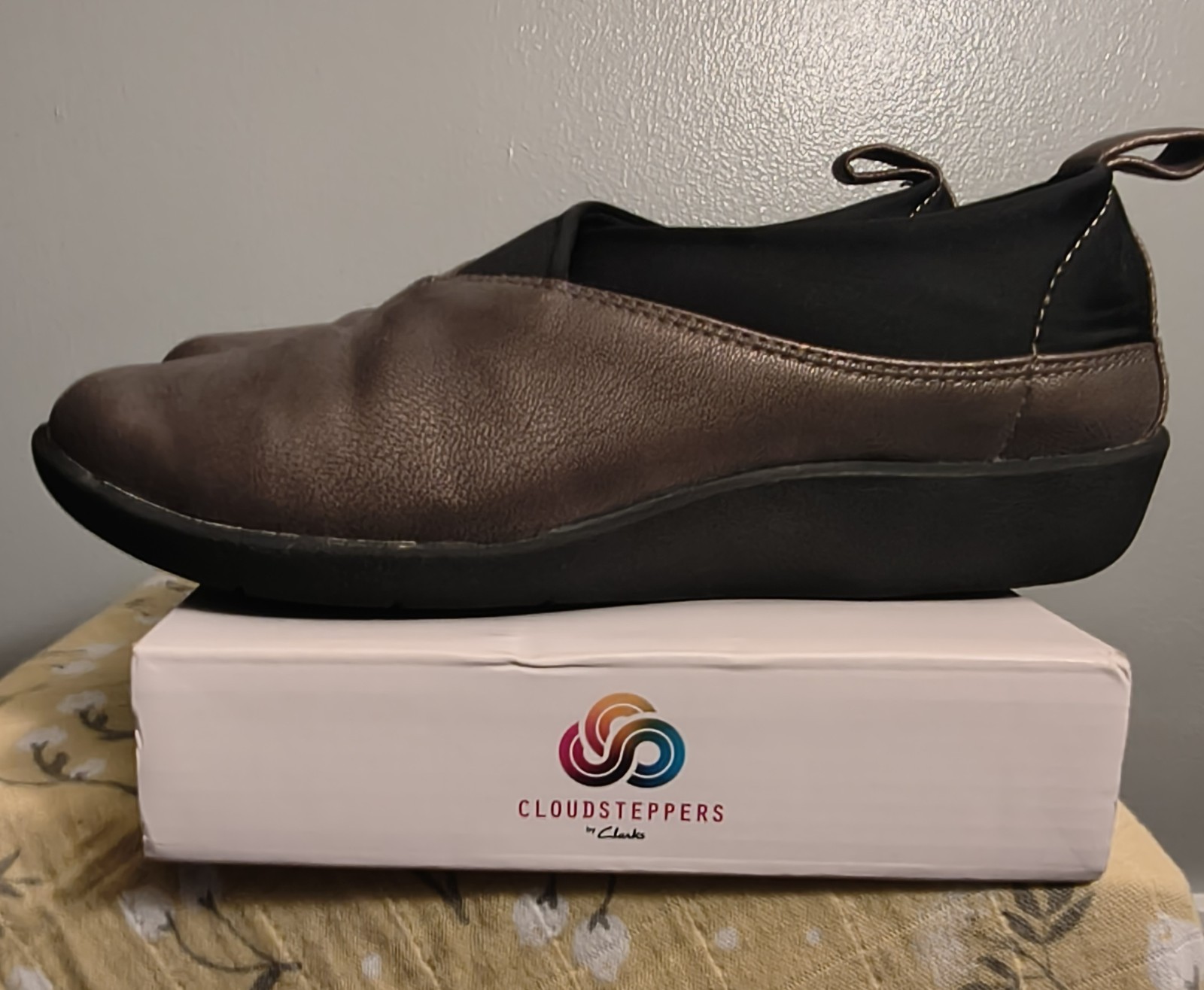 Clarks Cloudsteppers Women’s Brown Leather Slip-On Cushioned Comfort Shoes 6.5