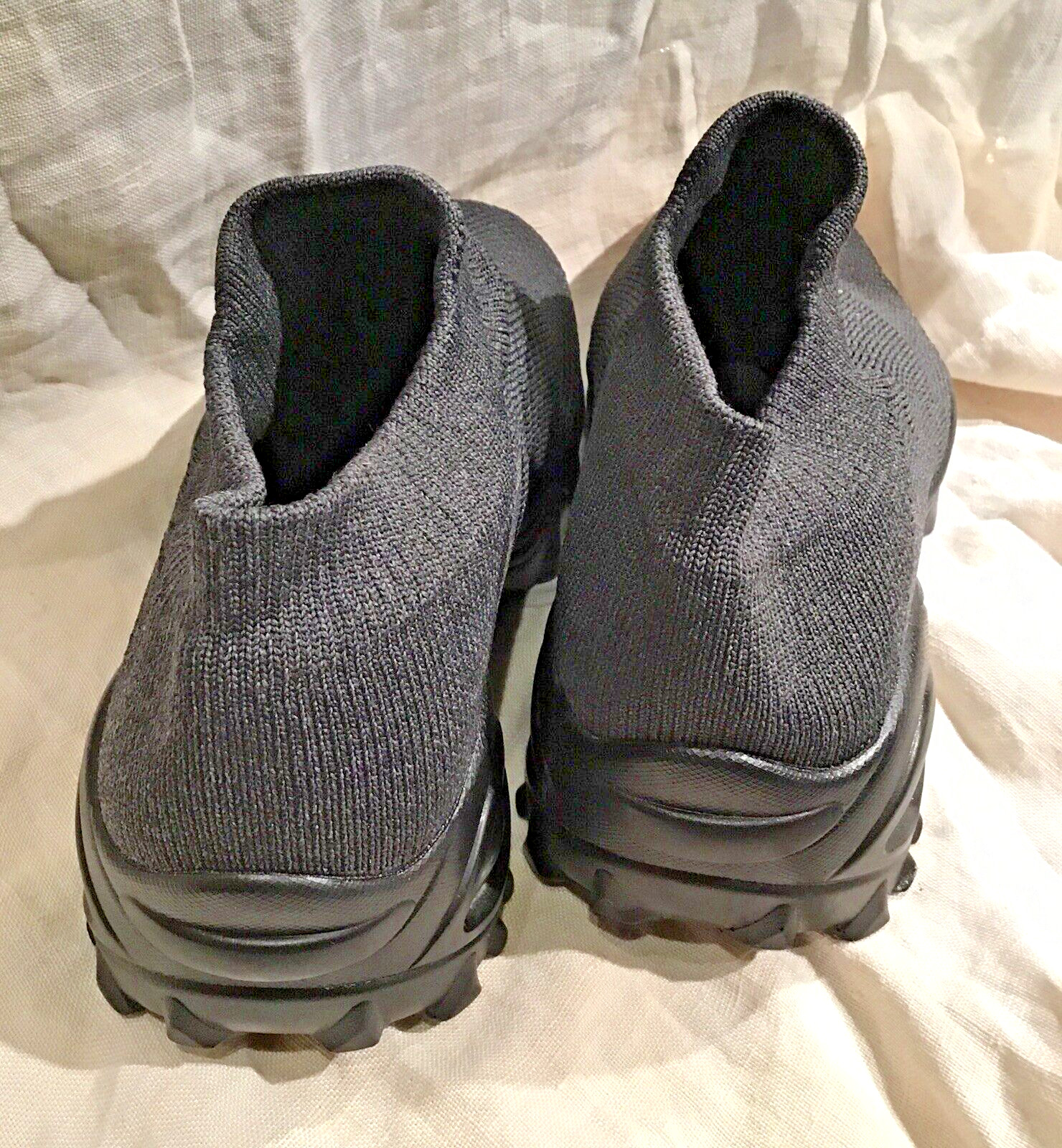ENOSKY SLIP RESISTANT SHOES FOR FOOD SERVICE NURSING WALKING BRAND NEW NO TAGS