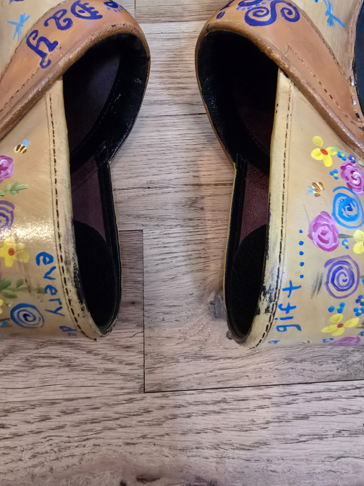 Sanita The Original Danish Clog Hand Painted Clogs Size 39 EUR / 8 USA