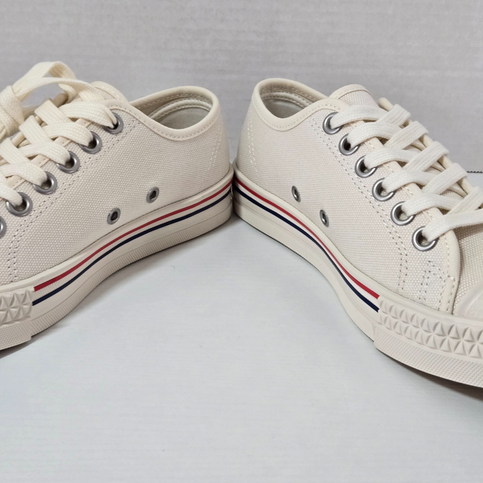 Hood Unisex Rocket 66 Canvas Low Cut Sneakers Off White Size M4 W6