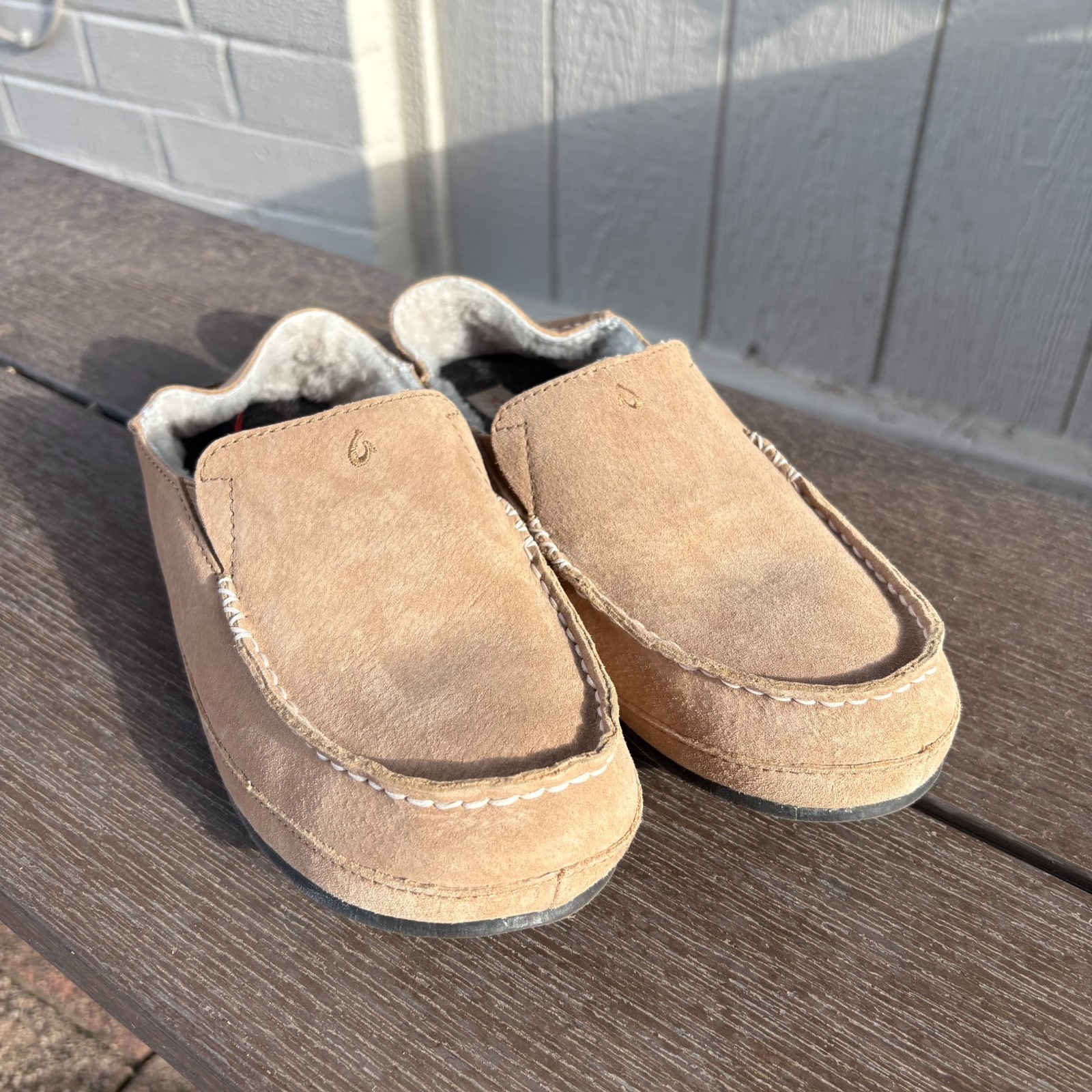 Olukai Nohea Slipper Womens 8 Tan Leather Sheepskin Lined Outdoor Winter Comfort